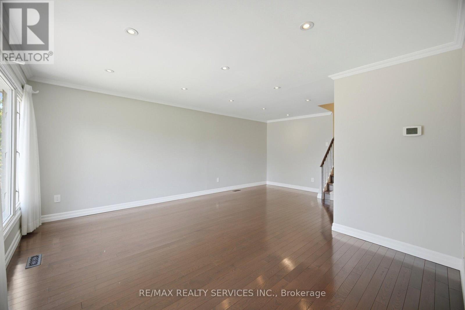 33 Hesp Drive Property Photo 12