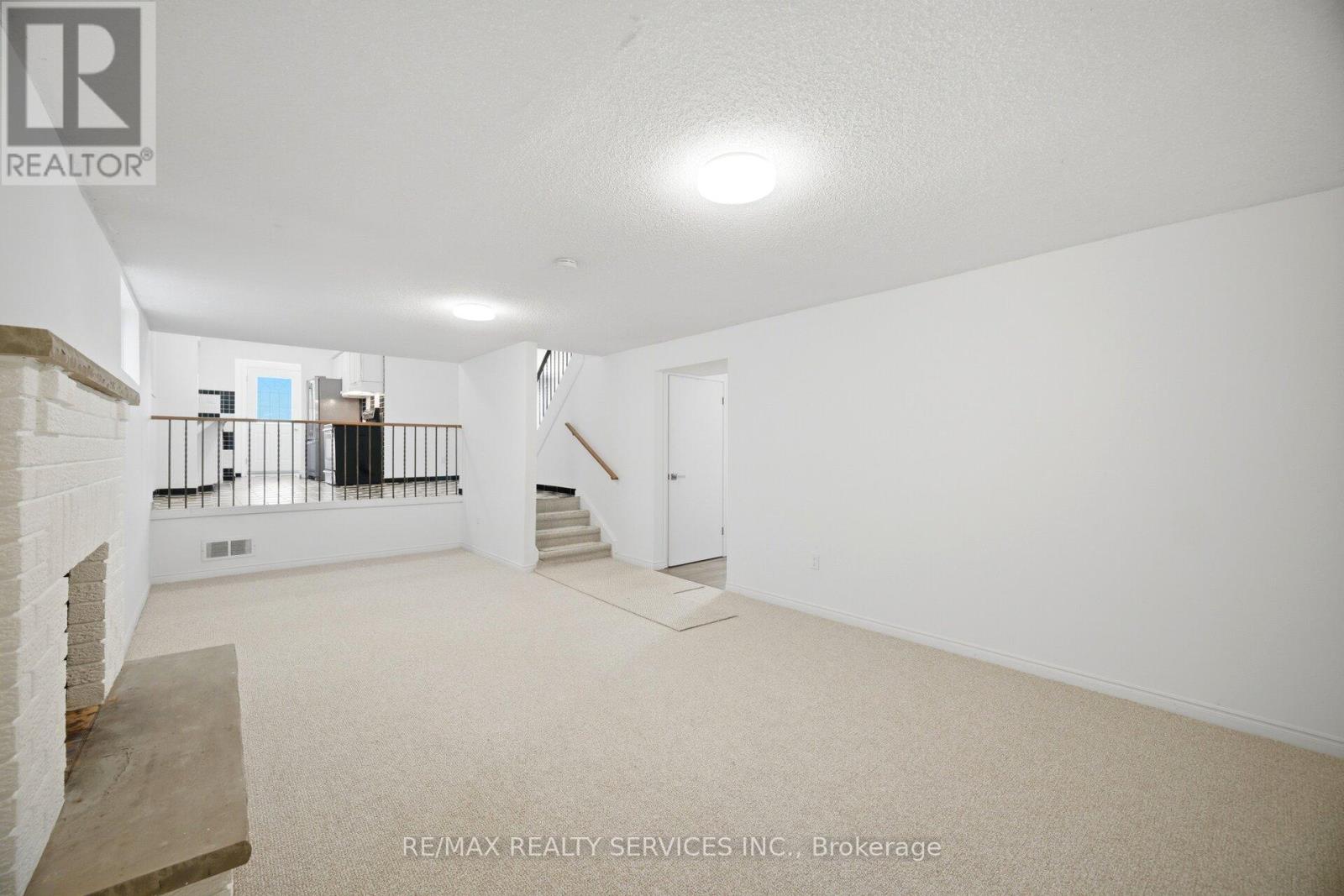 33 Hesp Drive Property Photo 17
