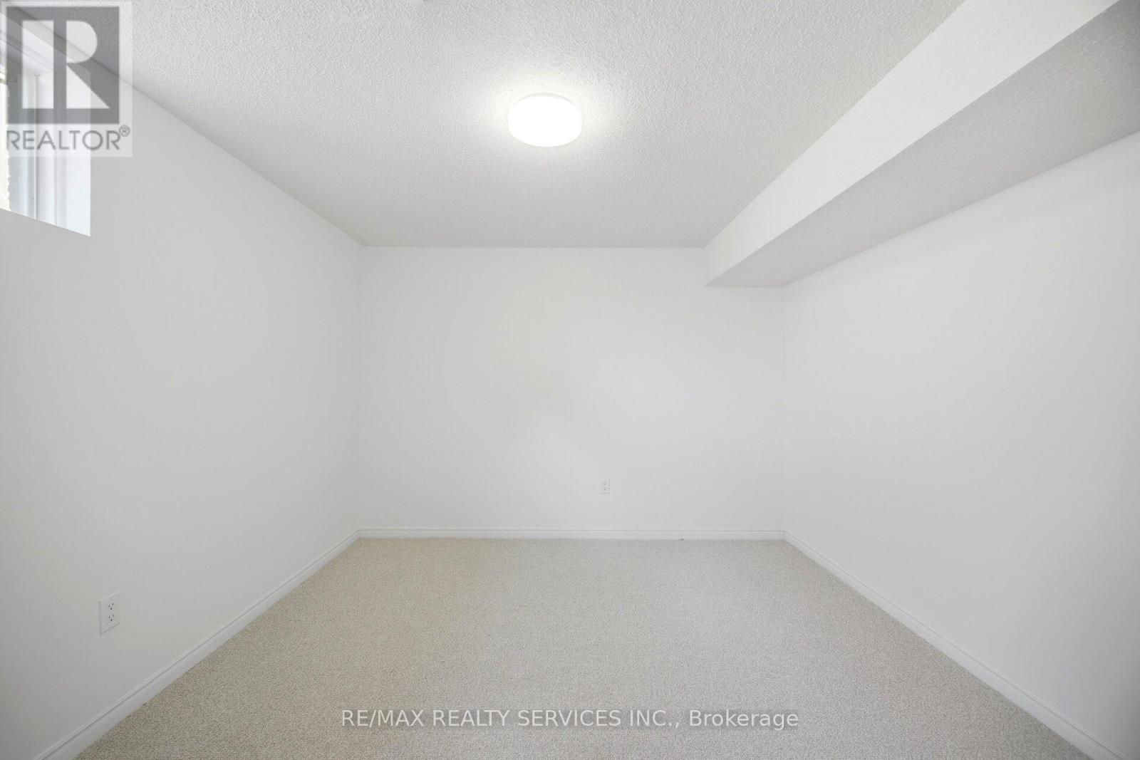 33 Hesp Drive Property Photo 18