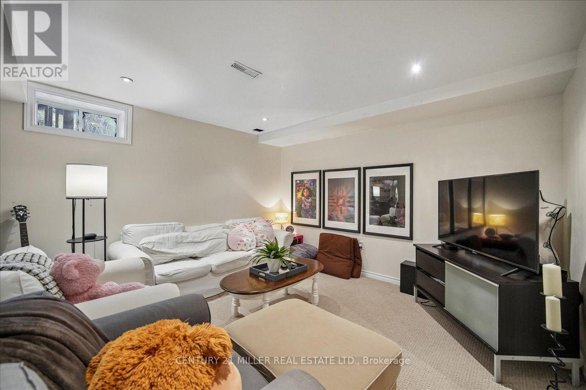 2400 Sequoia Way Property Photo 26