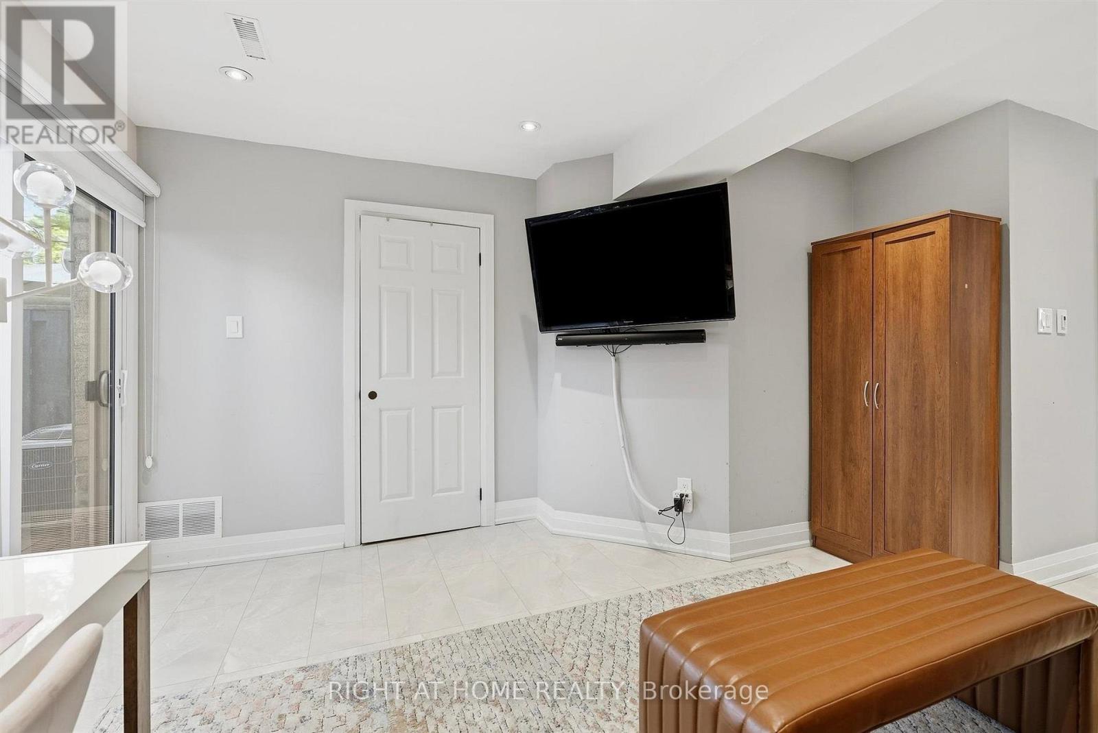 45 - 4101 Westminster Place Property Photo 6