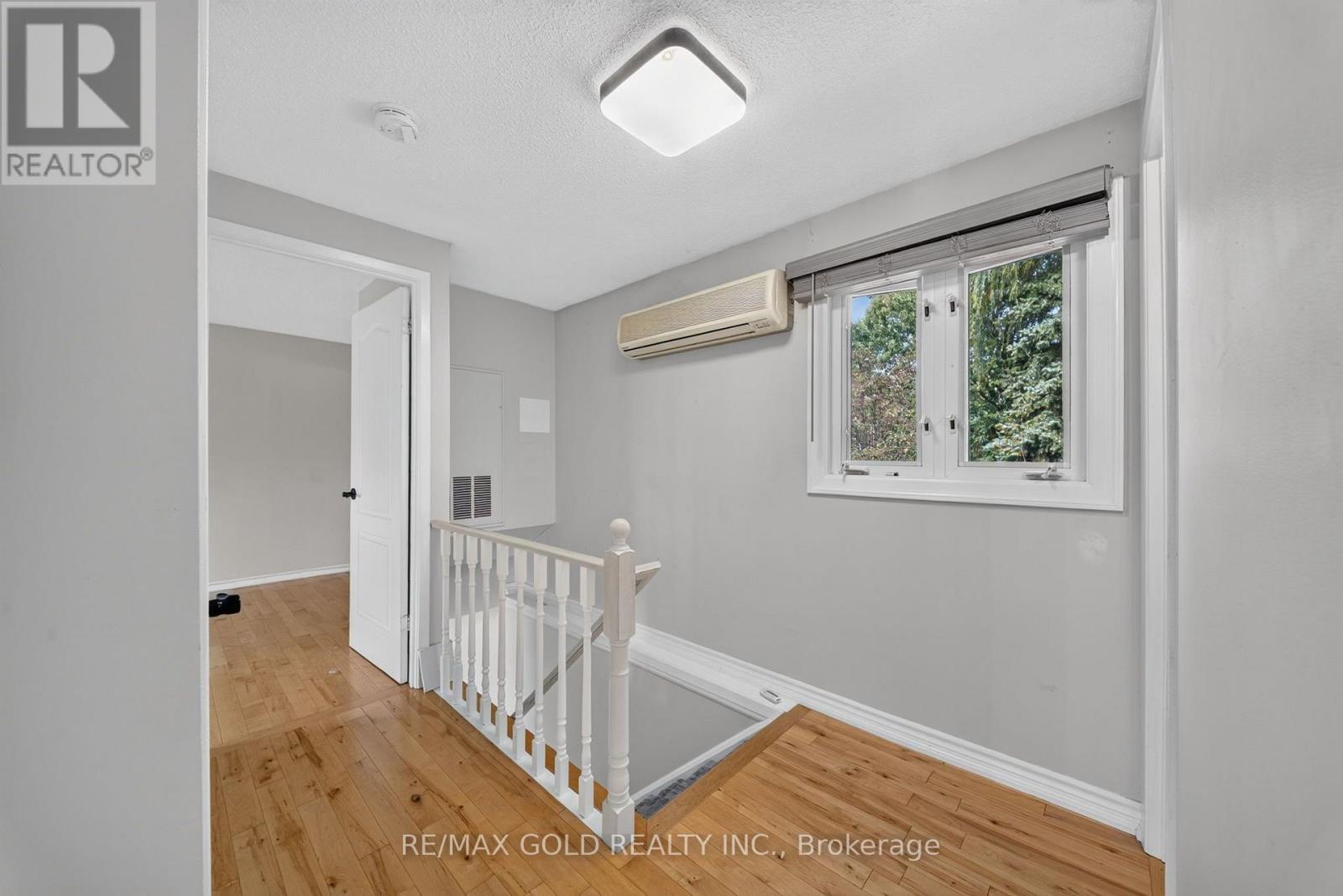 6 Jennifer Square Property Photo 21