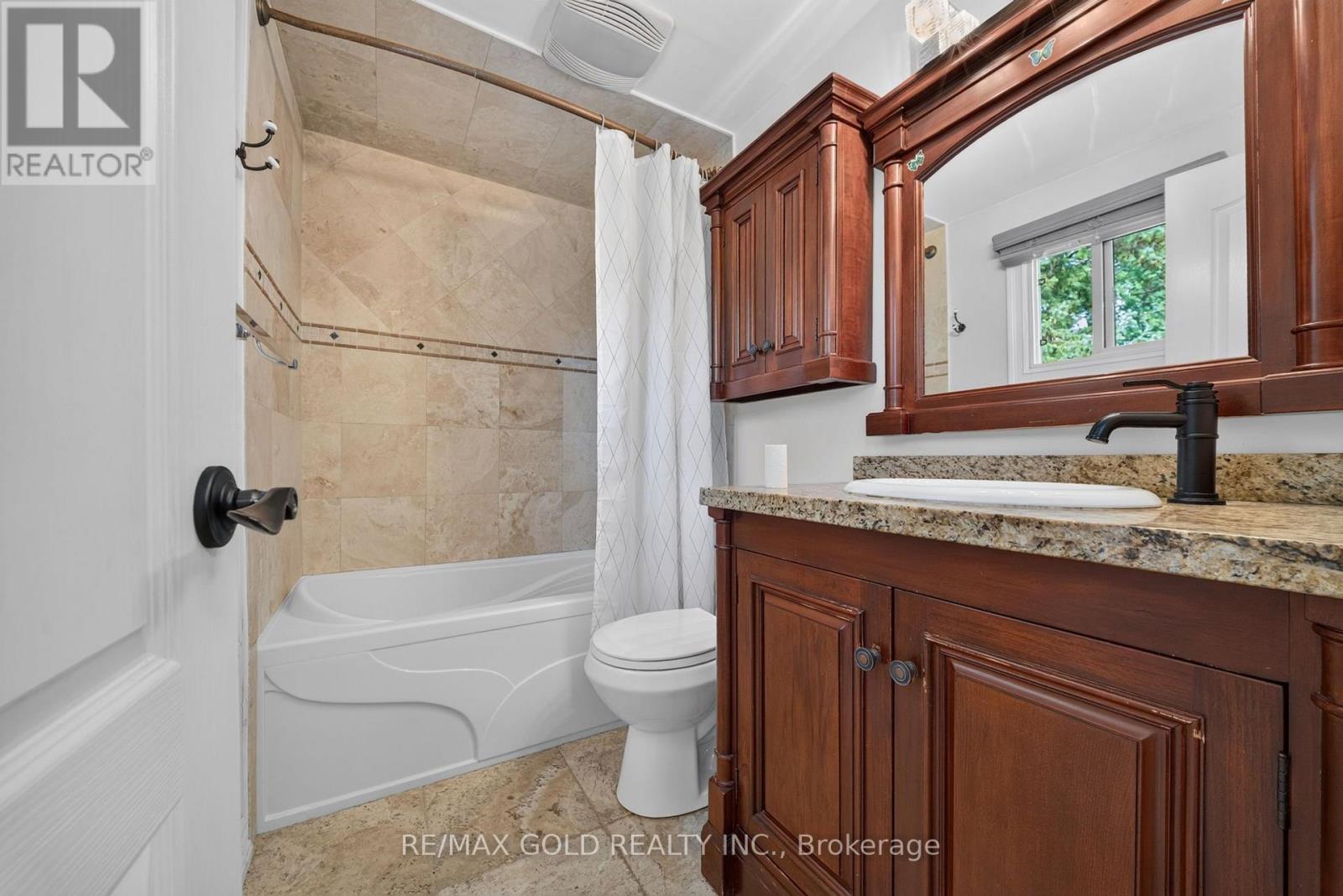 6 Jennifer Square Property Photo 24