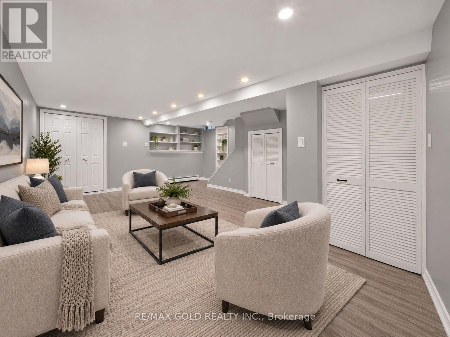6 Jennifer Square Property Photo 30