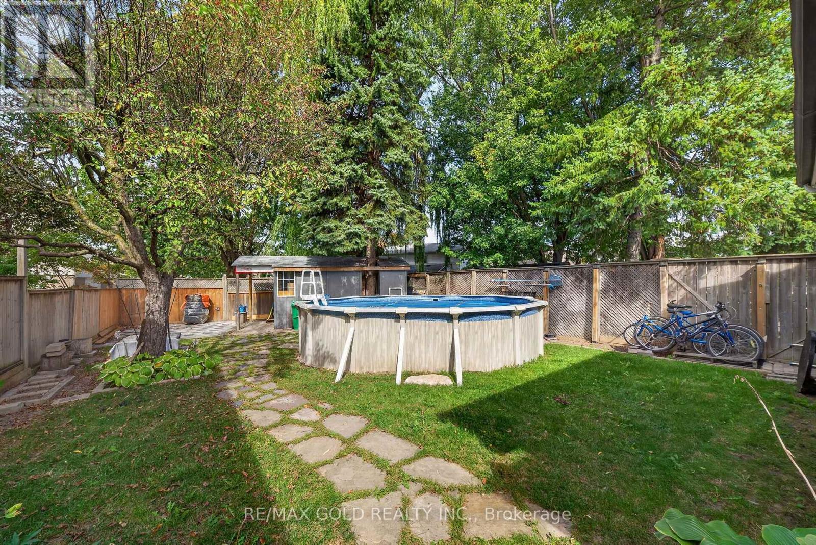 6 Jennifer Square Property Photo 35