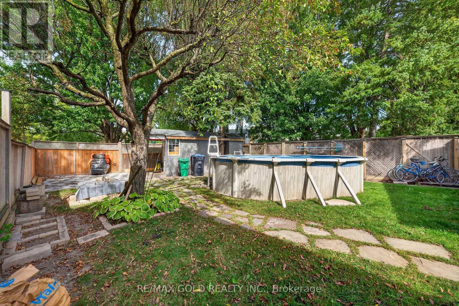 6 Jennifer Square Property Photo 37