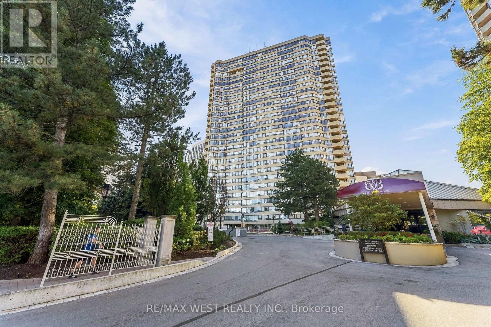 1009 - 1320 ISLINGTON AVENUE Property Photo 1