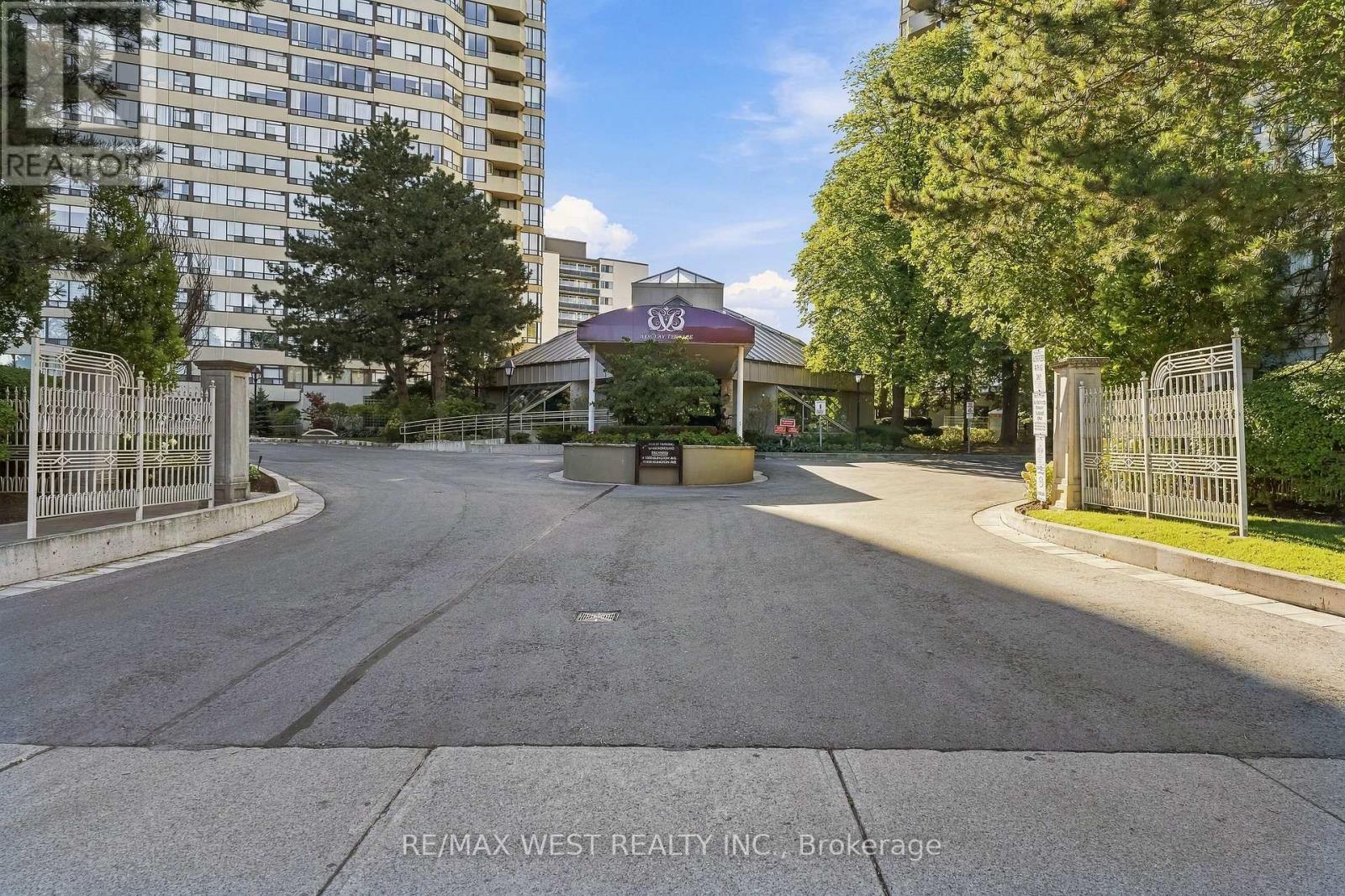 1009 - 1320 Islington Avenue Property Photo 2