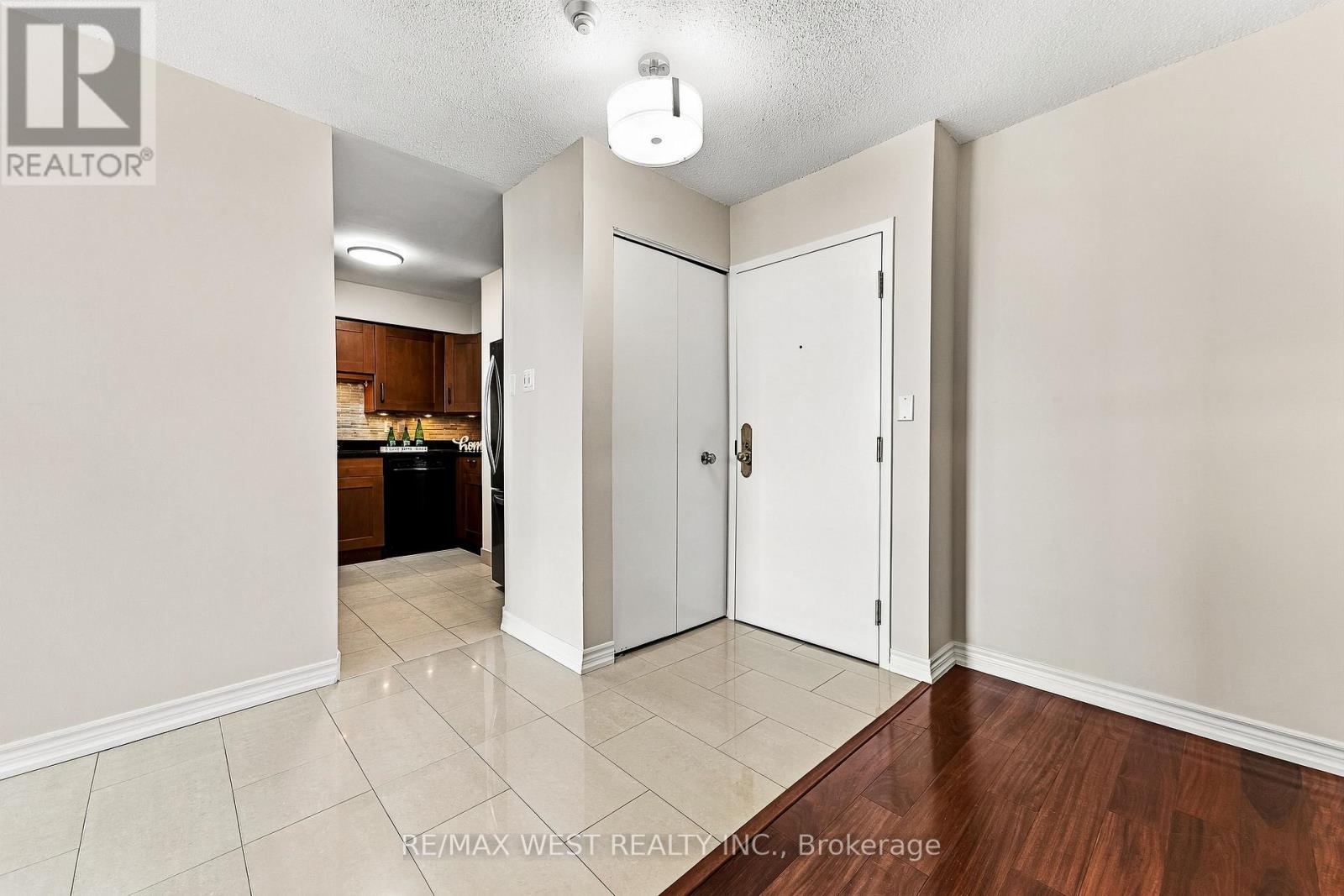 1009 - 1320 Islington Avenue Property Photo 4