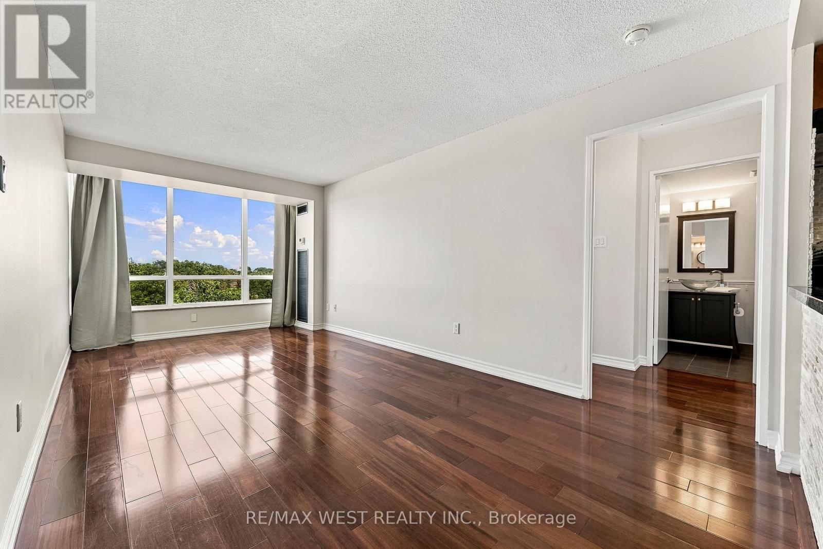 1009 - 1320 Islington Avenue Property Photo 5