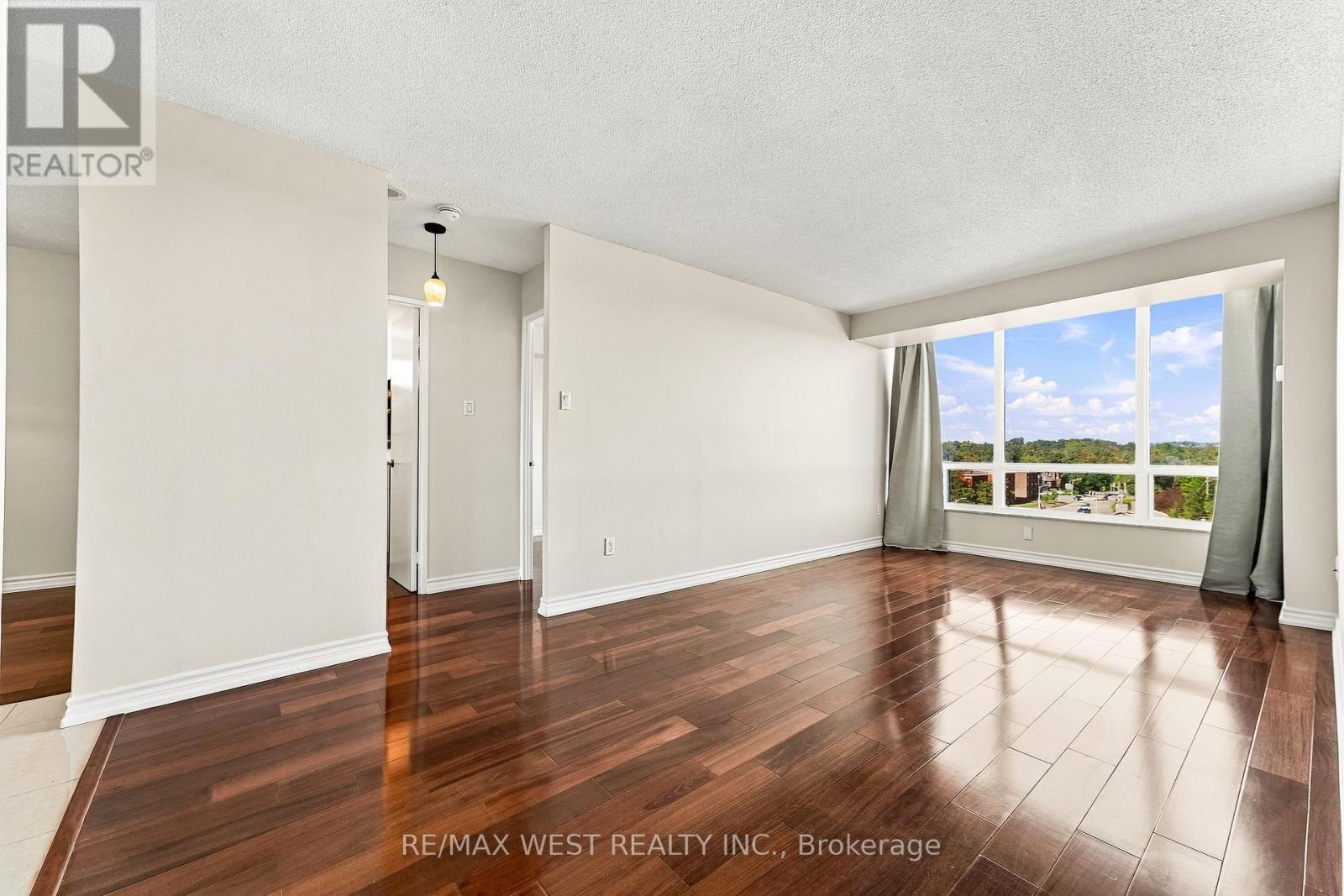 1009 - 1320 Islington Avenue Property Photo 6