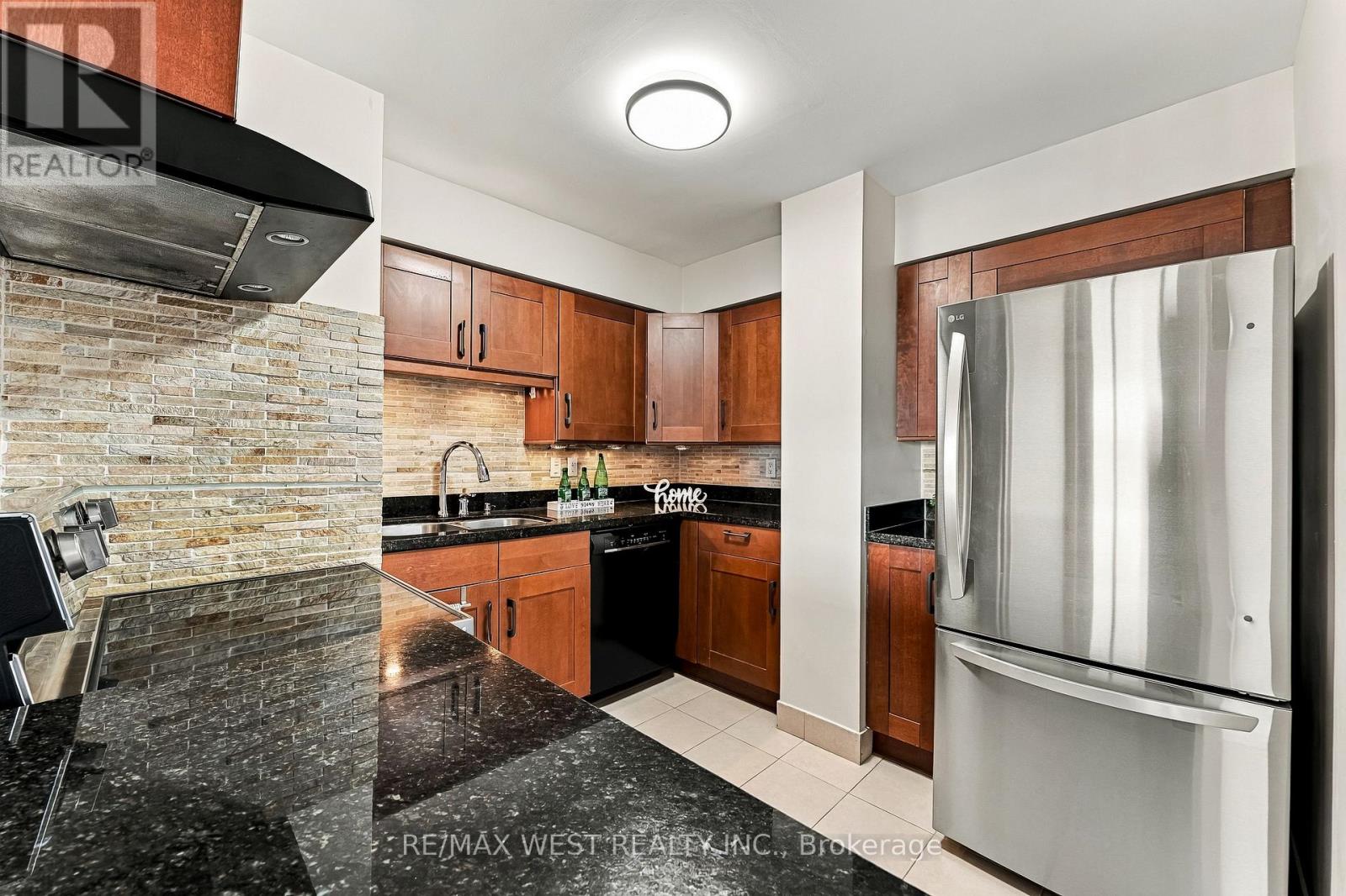 1009 - 1320 Islington Avenue Property Photo 9