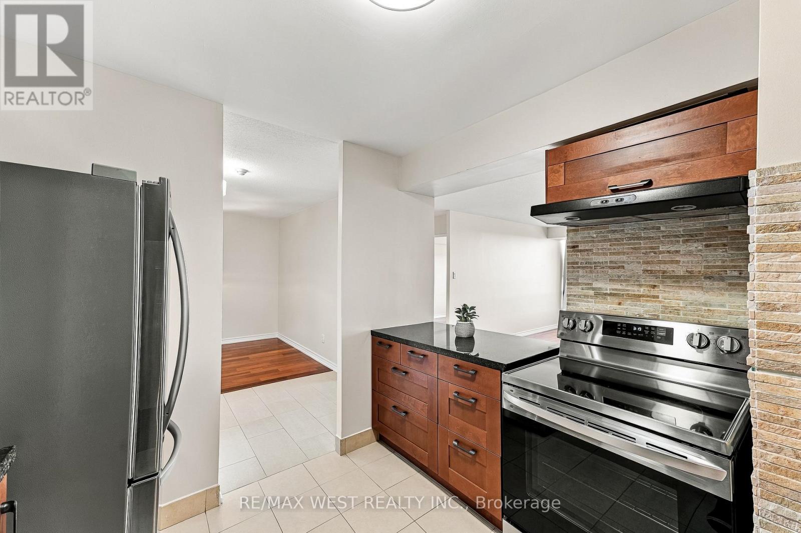 1009 - 1320 Islington Avenue Property Photo 11