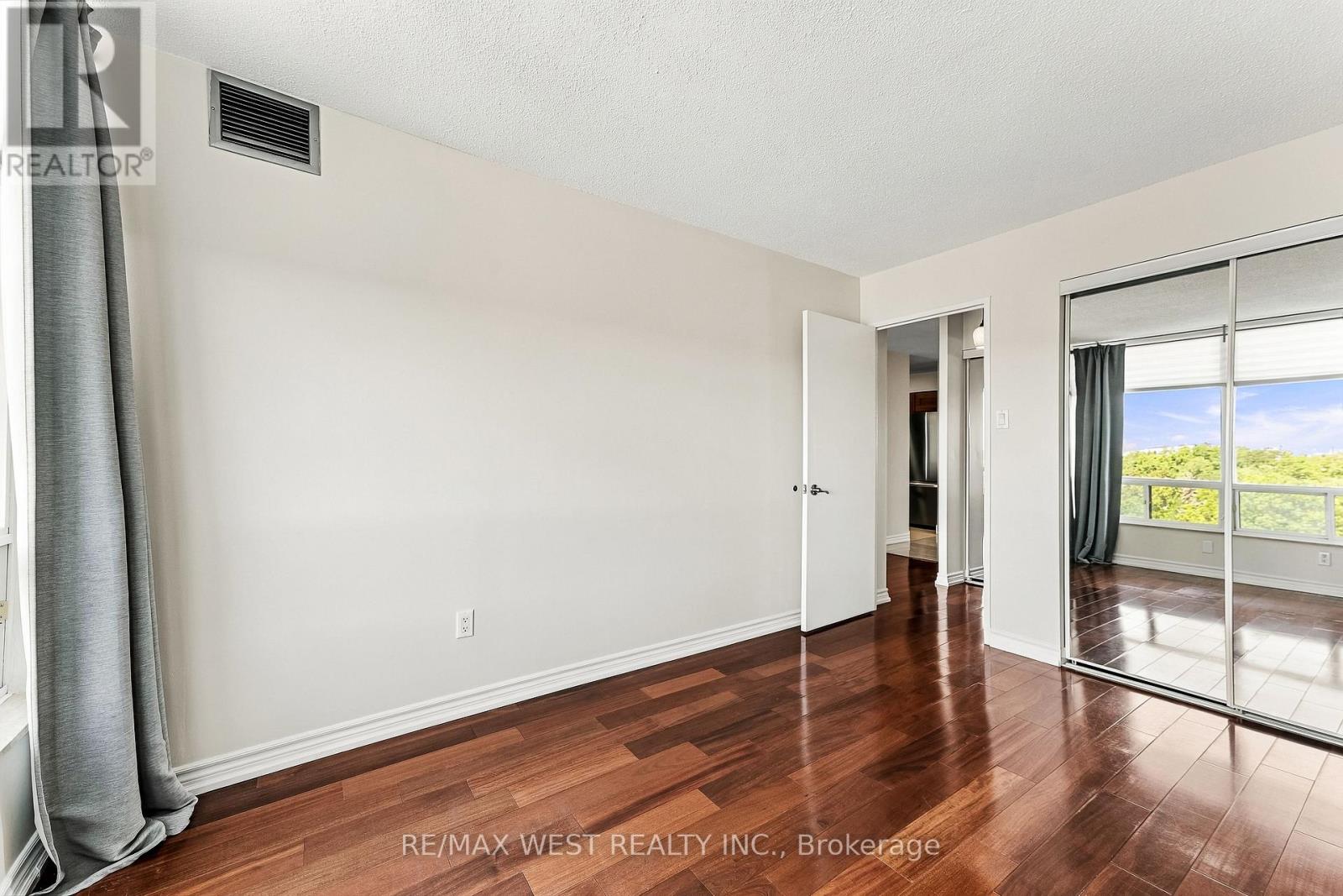 1009 - 1320 Islington Avenue Property Photo 18