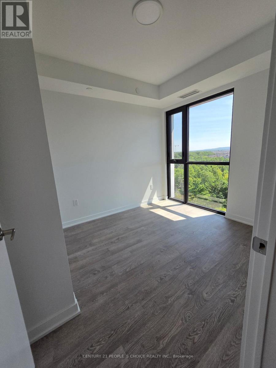 702 - 740 Whitlock Avenue Property Photo 9