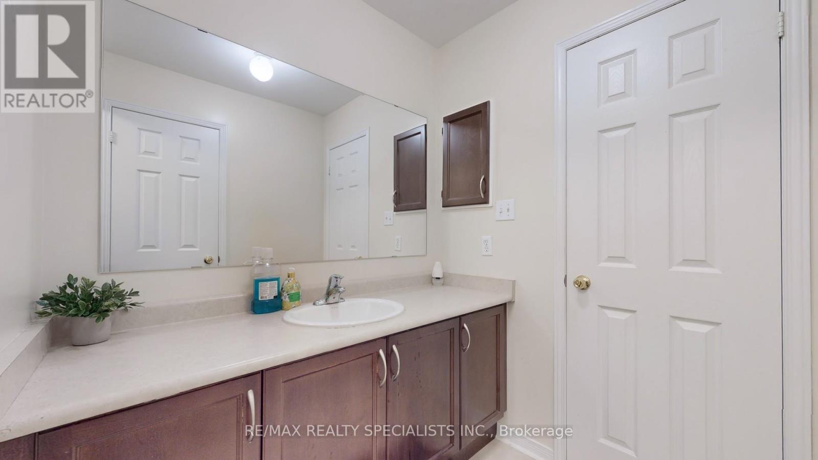 13 Ledgerock Road Property Photo 36