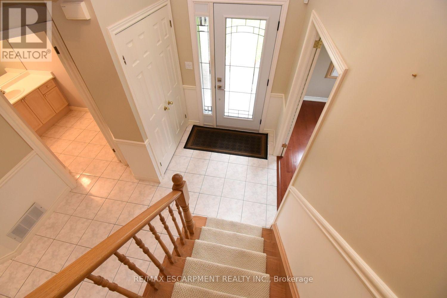 715 Bateman Court Property Photo 4