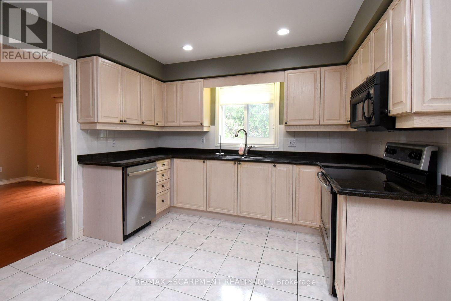 715 Bateman Court Property Photo 12