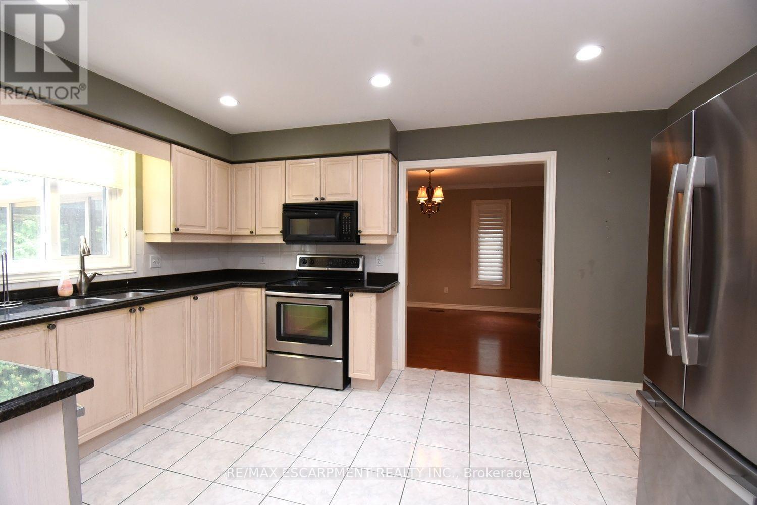715 Bateman Court Property Photo 14