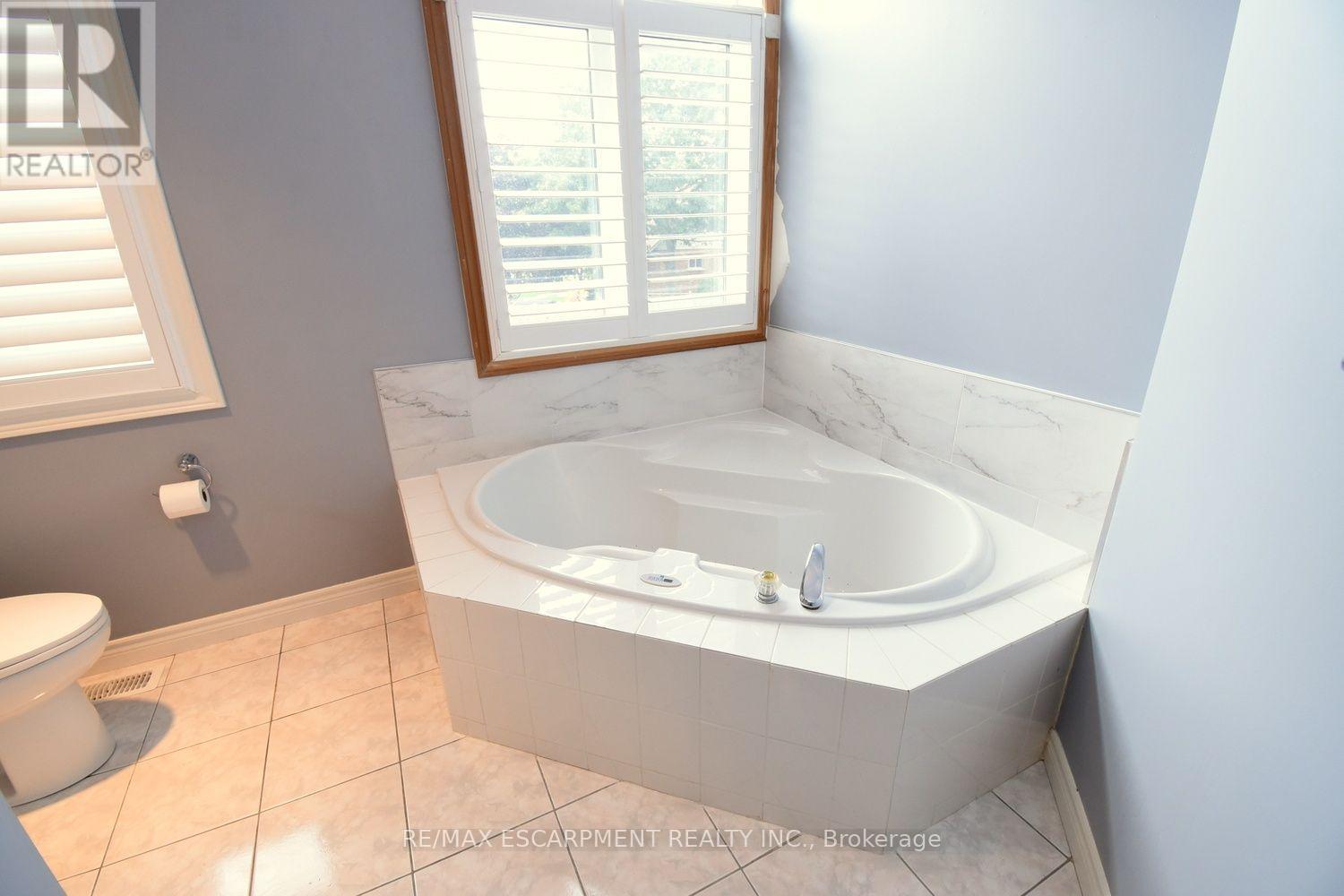 715 Bateman Court Property Photo 29