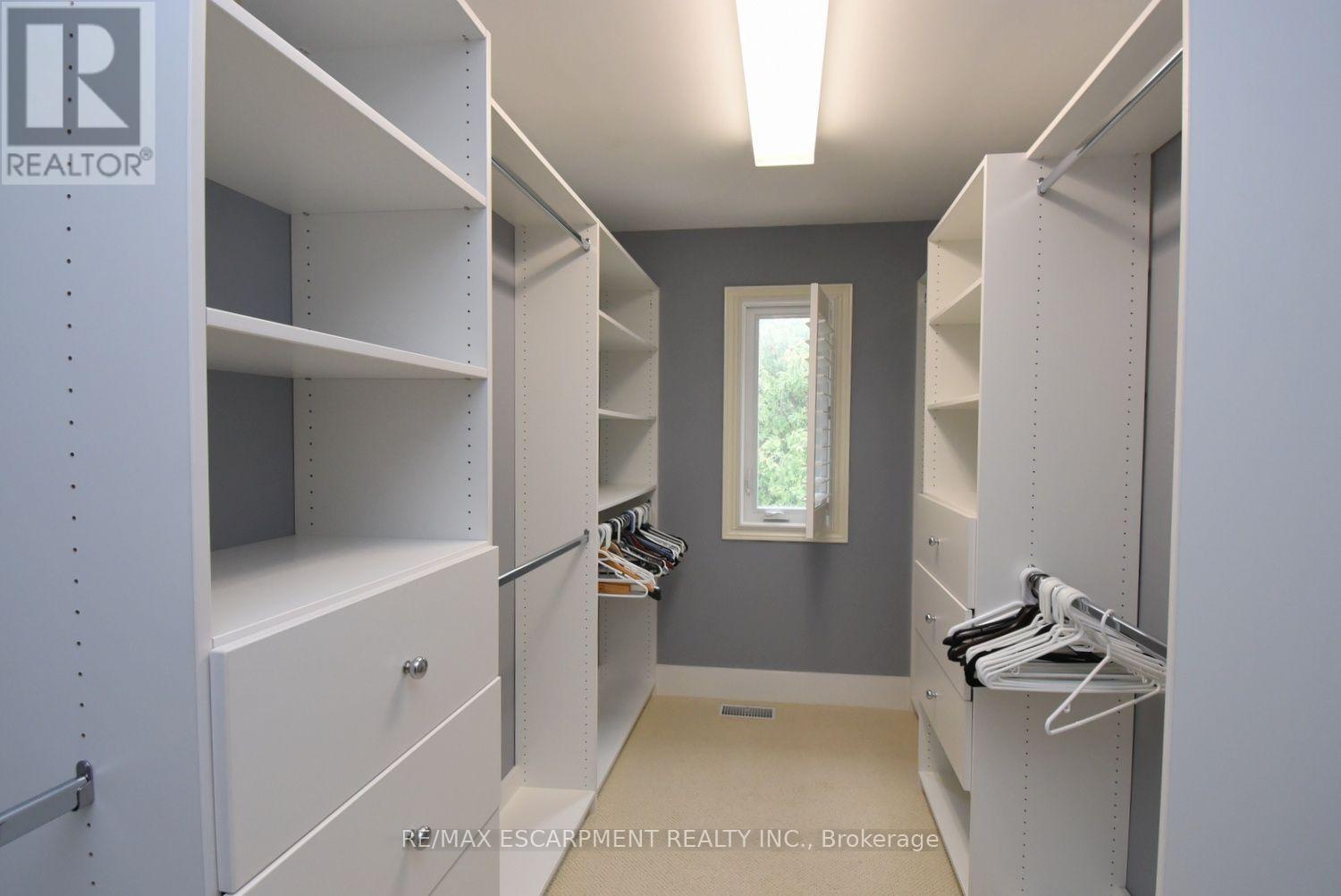 715 Bateman Court Property Photo 31