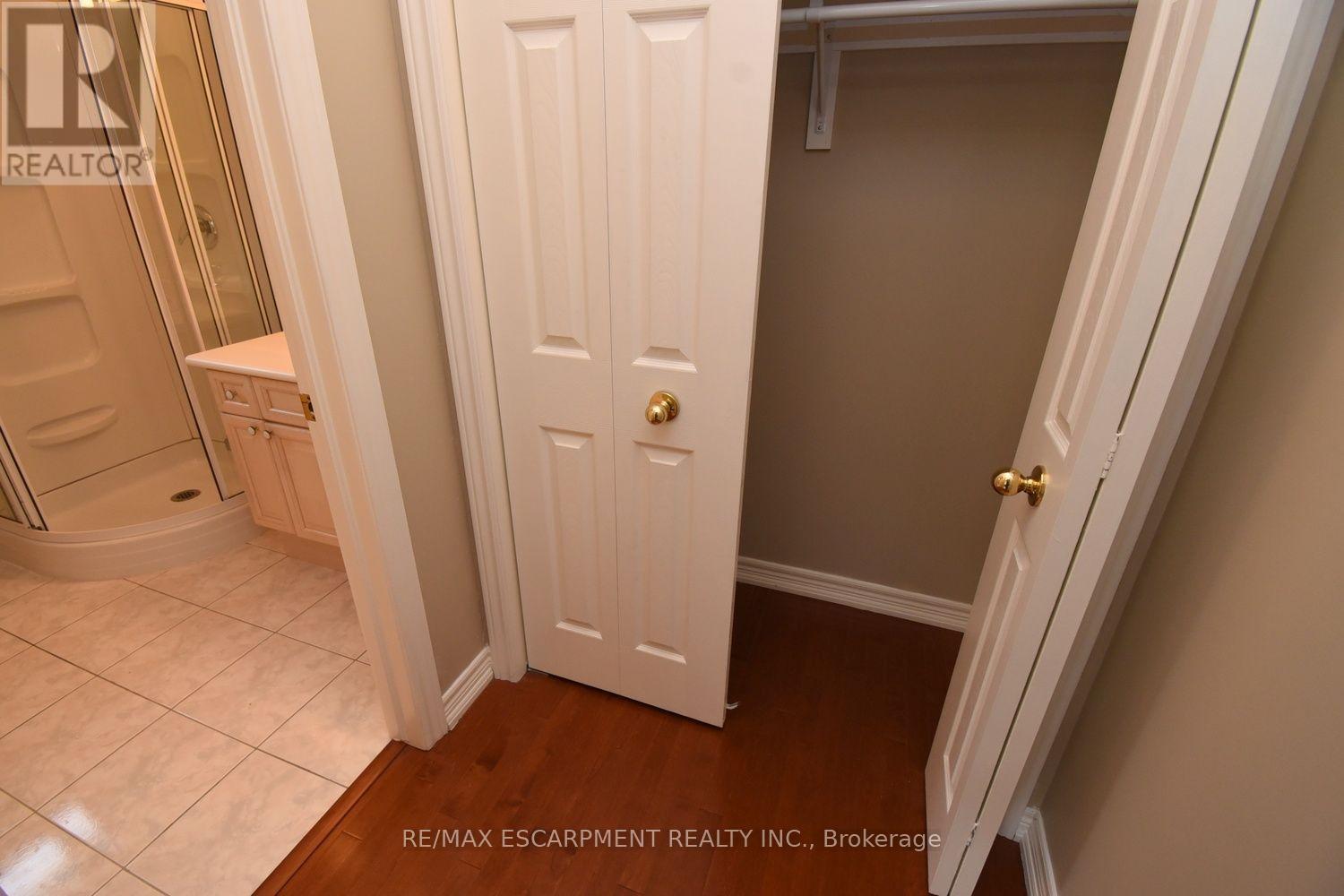 715 Bateman Court Property Photo 32