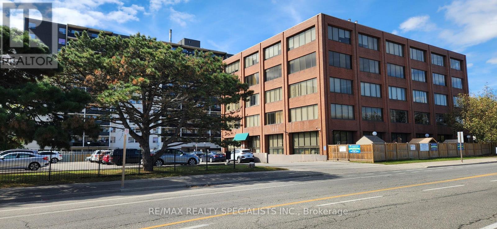 401 - 130 Dundas Street E Property Photo 3