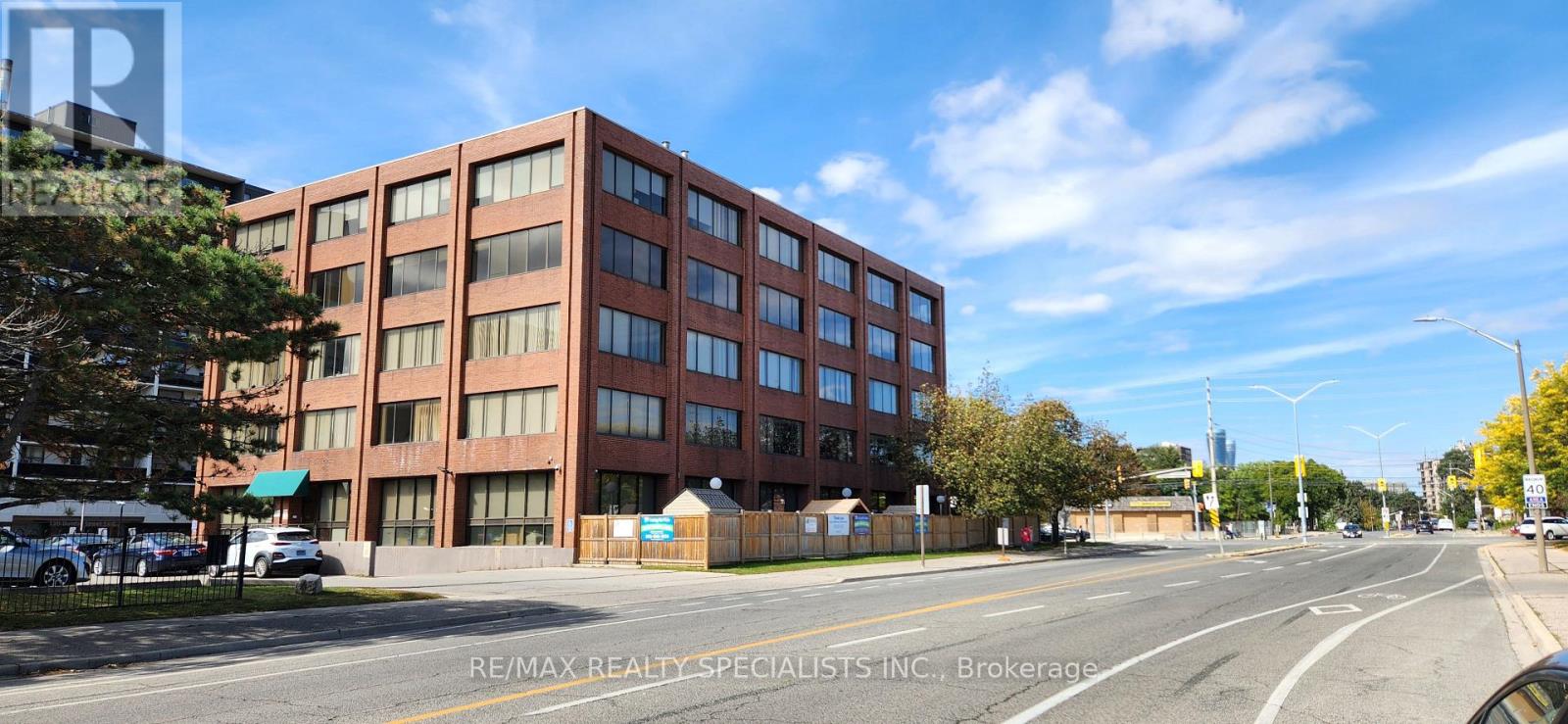 401 - 130 Dundas Street E Property Photo 4