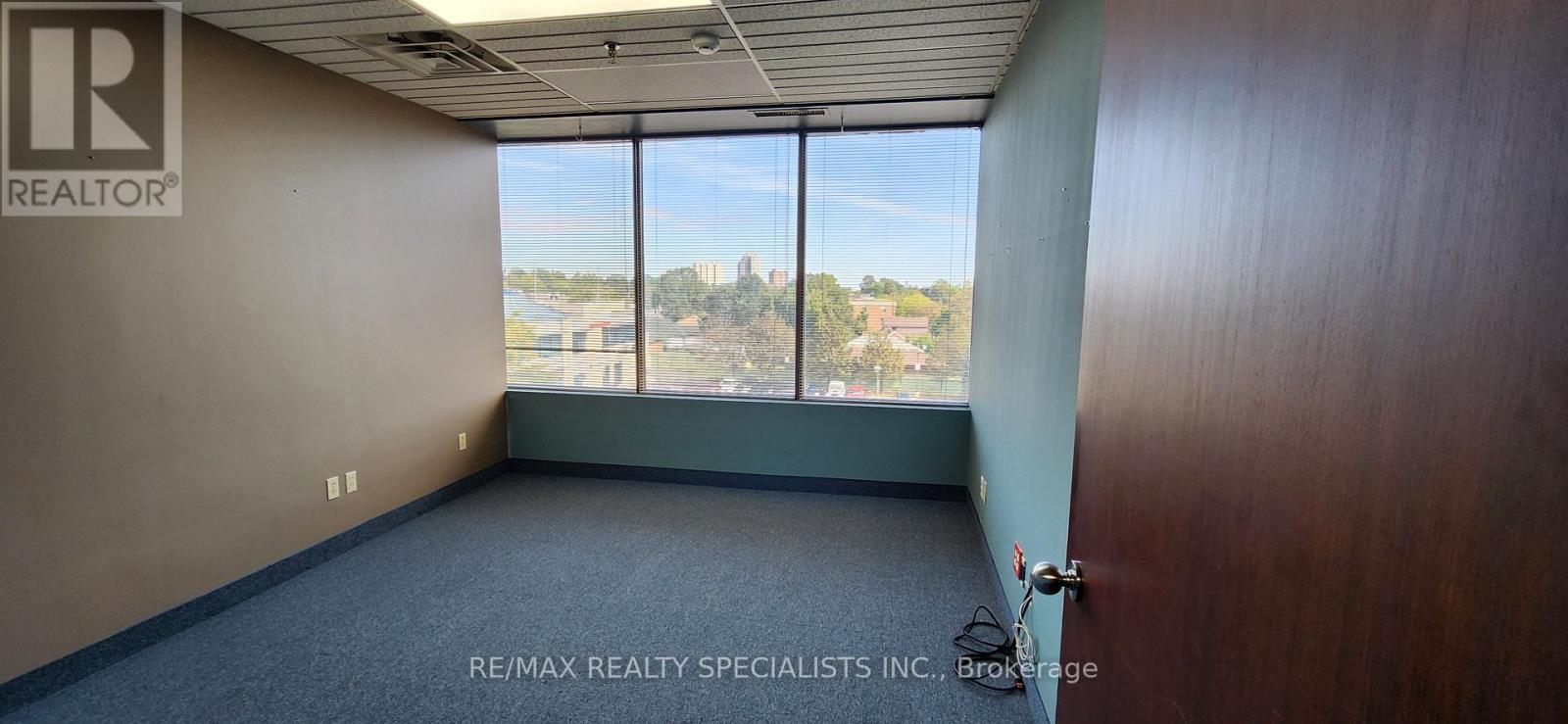 401 - 130 Dundas Street E Property Photo 11