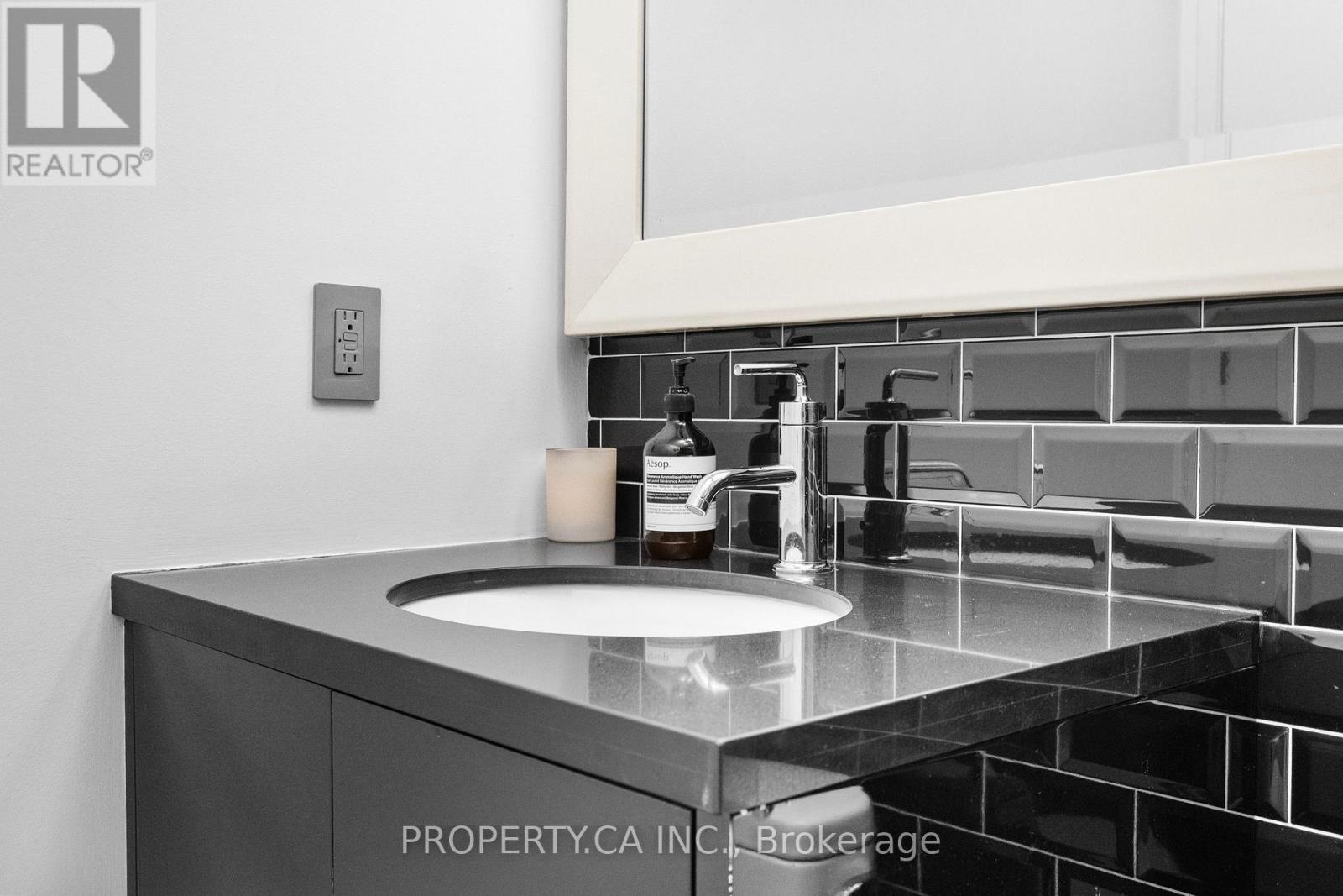 1211 - 90 Park Lawn Road Property Photo 11