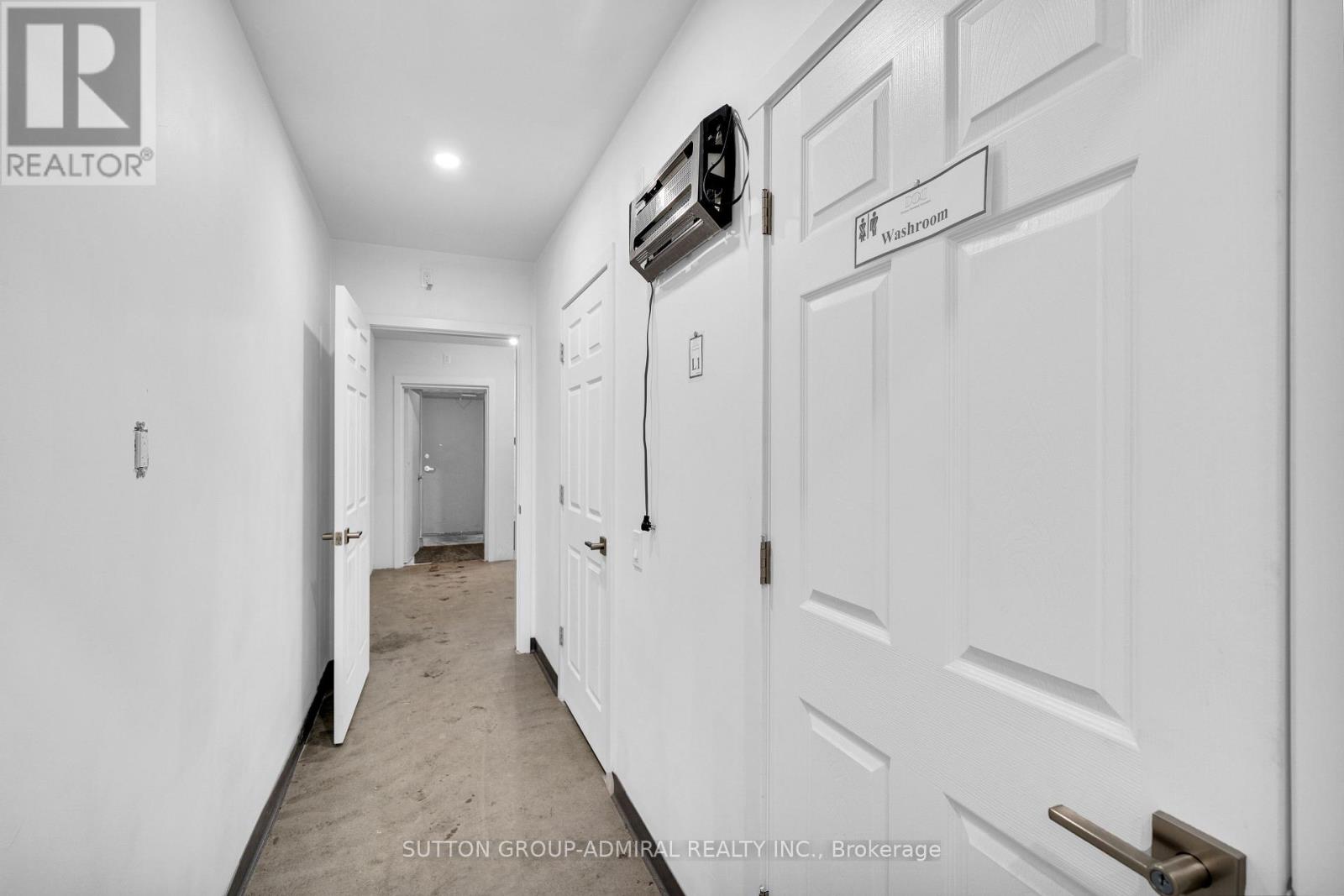 3 - 70 Vanley Crescent Property Photo 6
