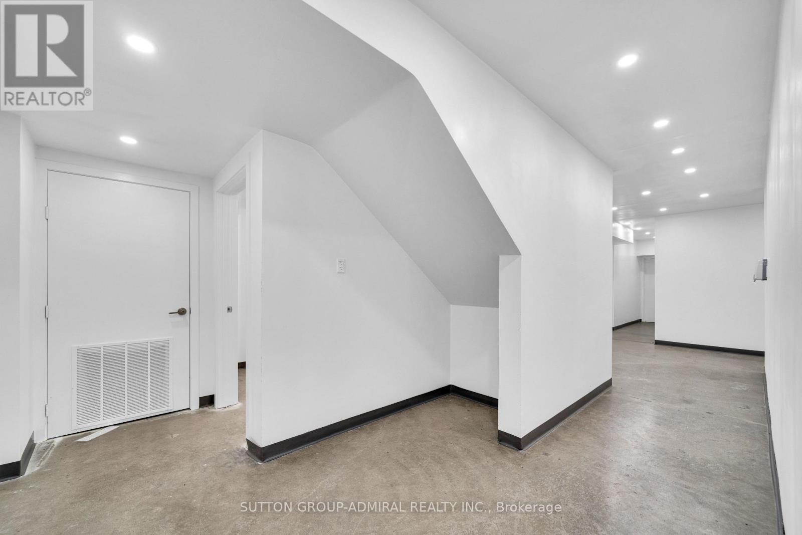 3 - 70 Vanley Crescent Property Photo 17