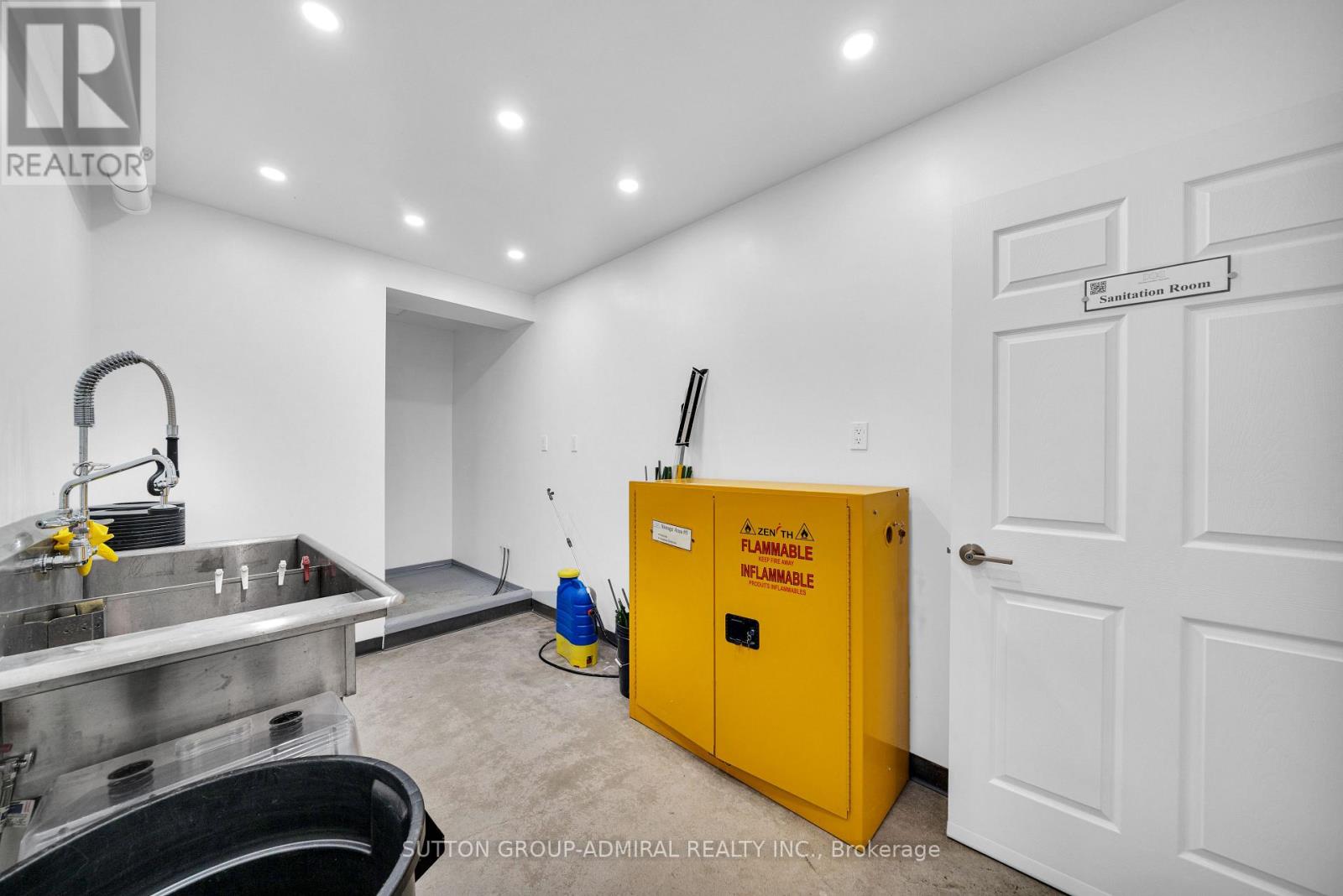3 - 70 Vanley Crescent Property Photo 19
