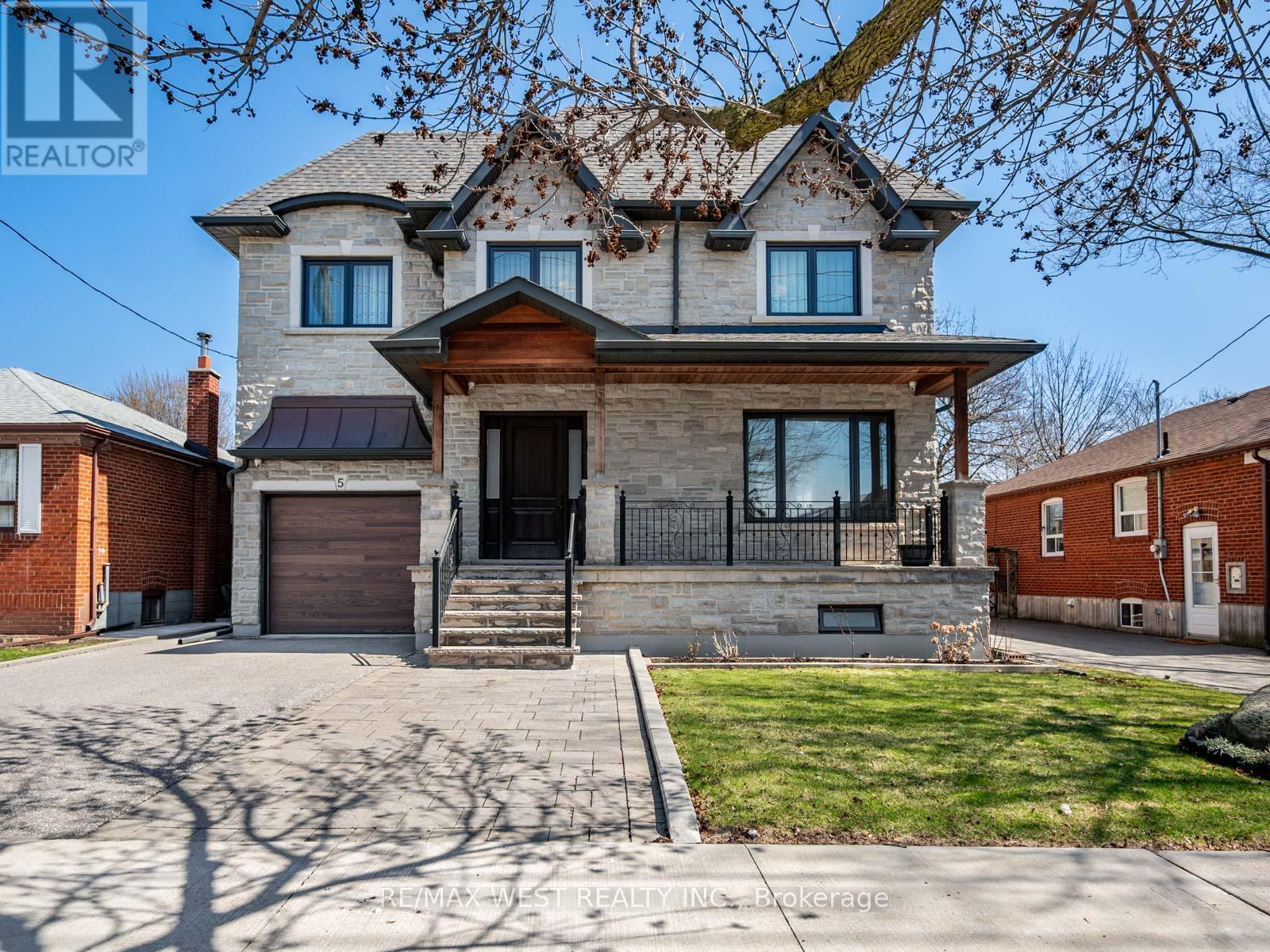 5 Paula Boulevard Property Photo 1