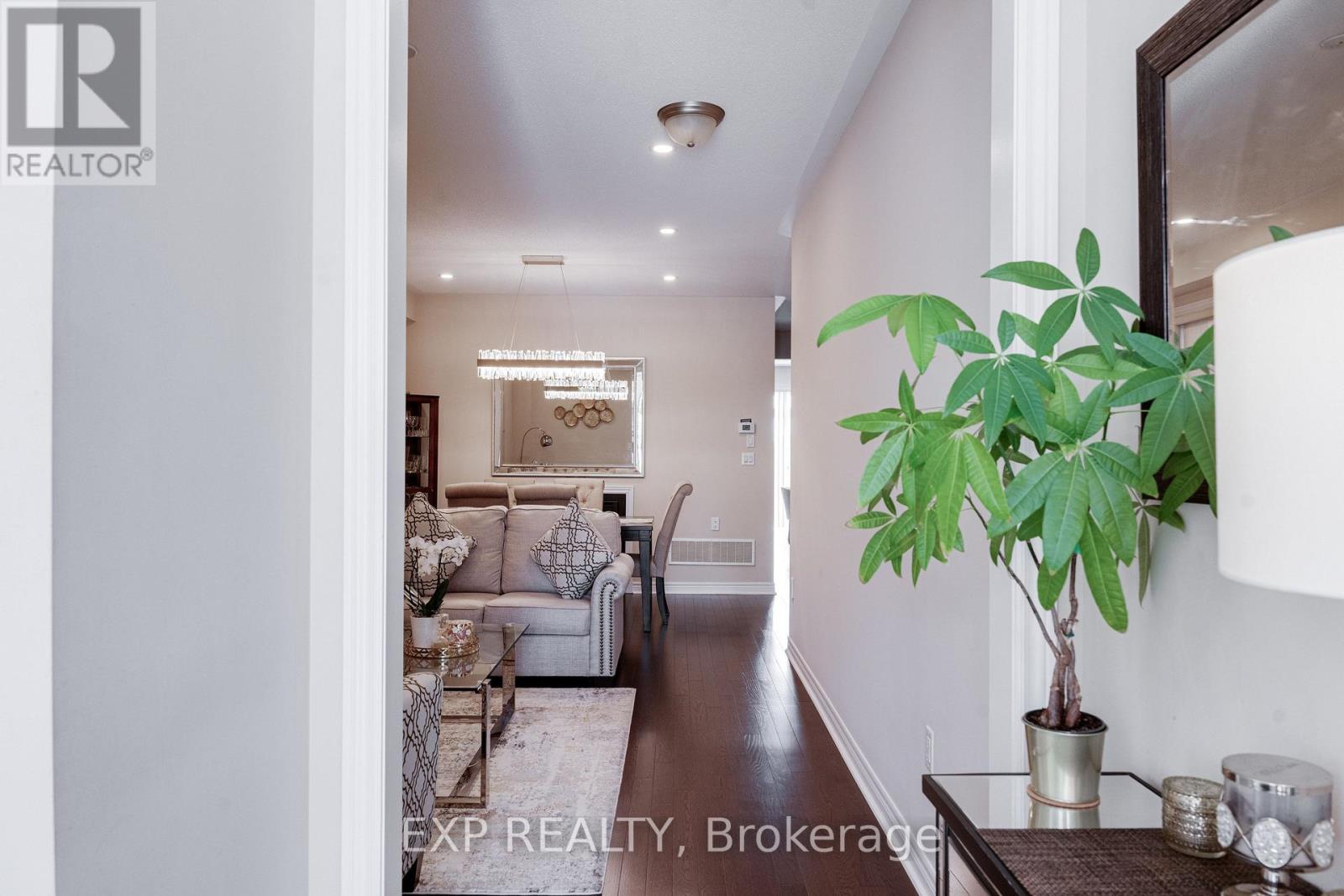 50 Kempsford Crescent Property Photo 2