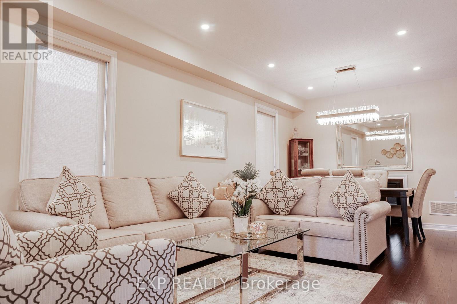 50 Kempsford Crescent Property Photo 3