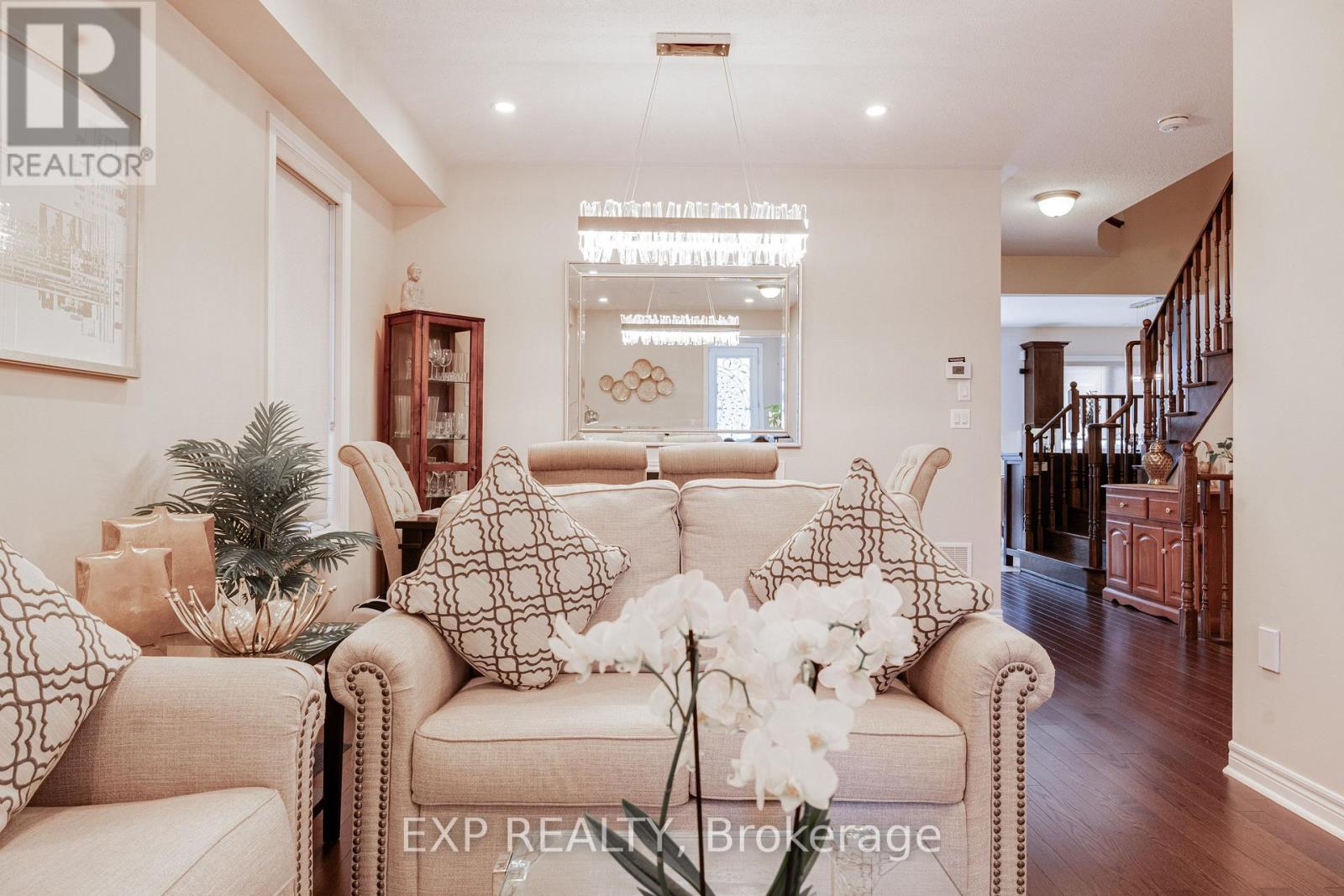 50 Kempsford Crescent Property Photo 4