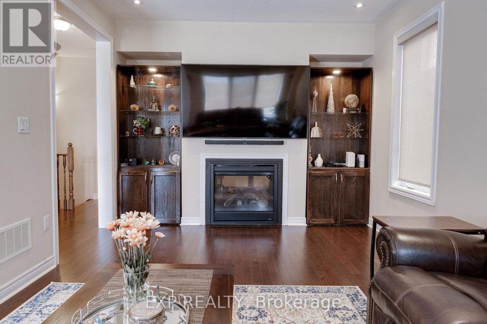 50 Kempsford Crescent Property Photo 6