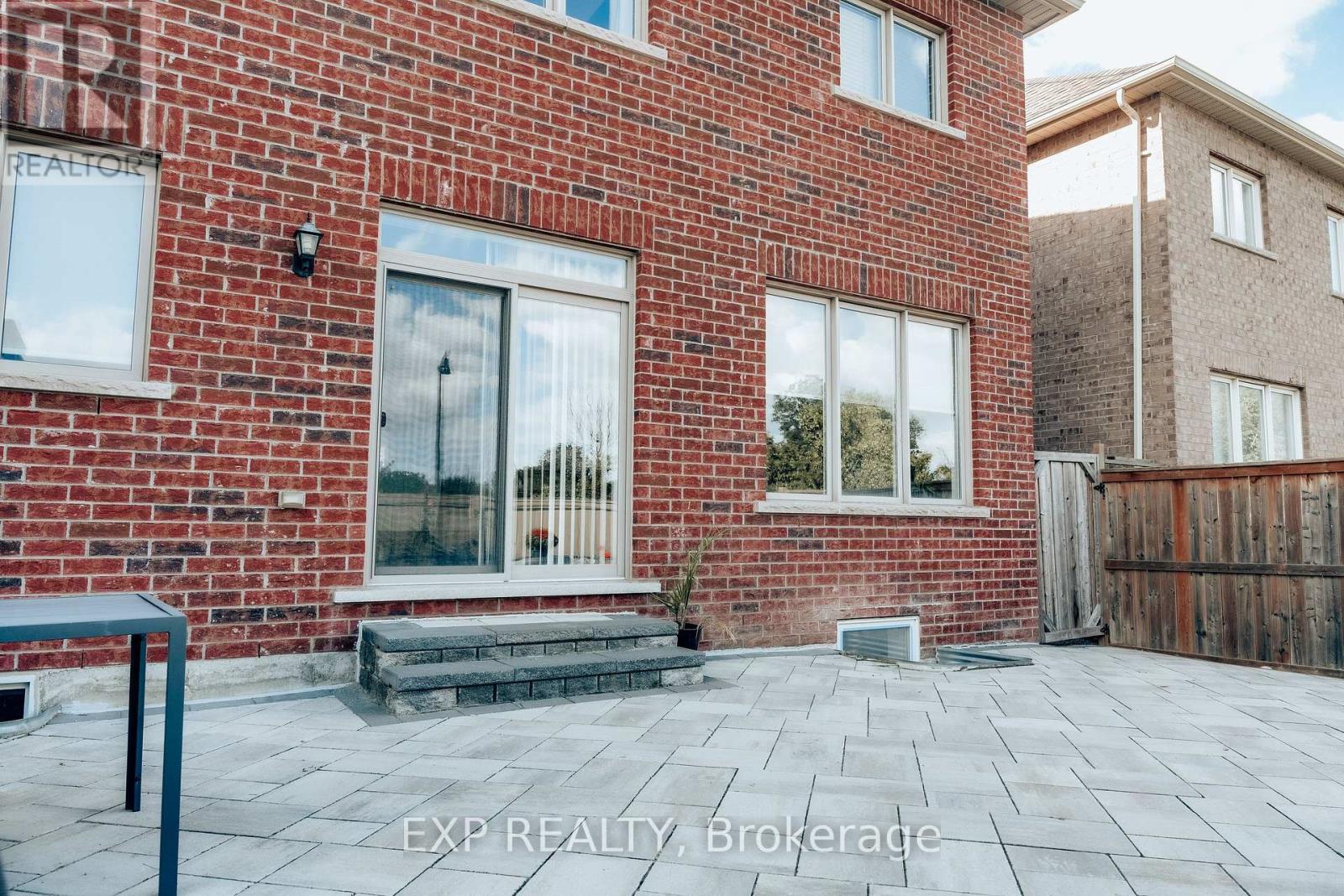 50 Kempsford Crescent Property Photo 15