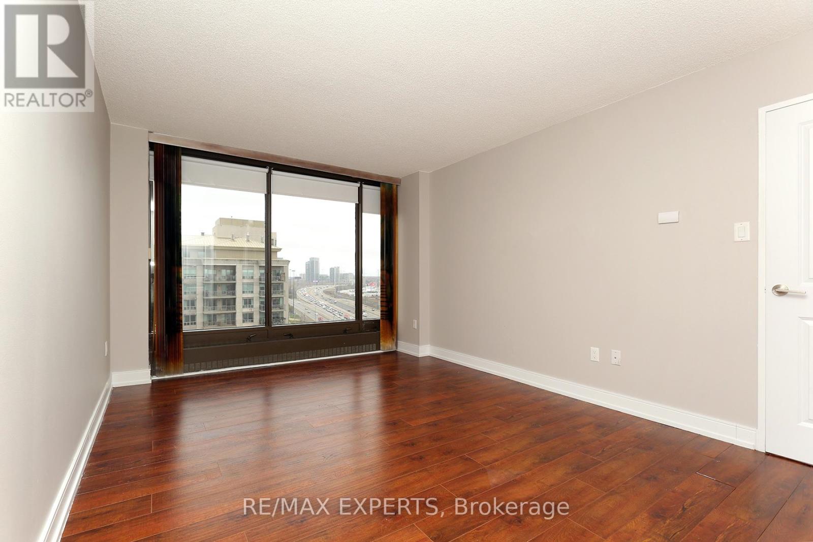 1609 - 2045 Lake Shore Boulevard Property Photo 8