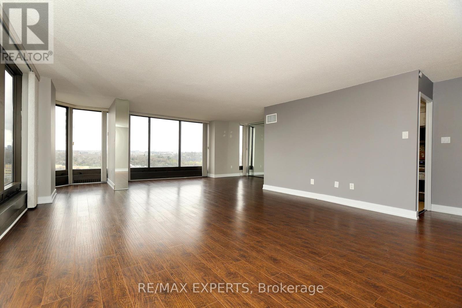 1609 - 2045 Lake Shore Boulevard Property Photo 17