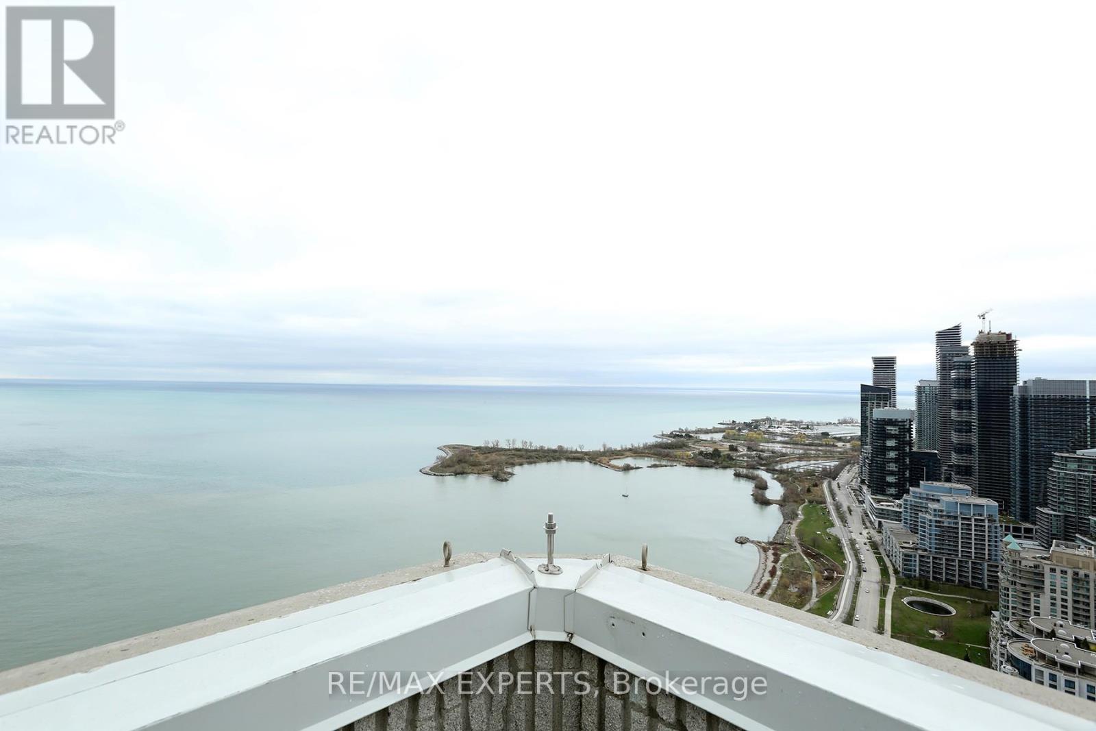 1609 - 2045 Lake Shore Boulevard Property Photo 38