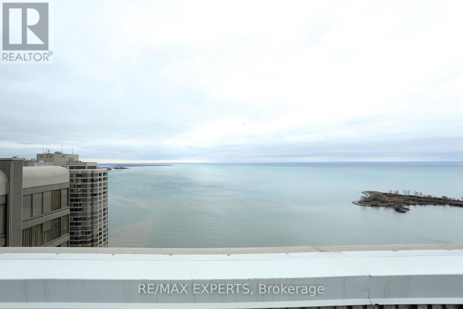 1609 - 2045 Lake Shore Boulevard Property Photo 40