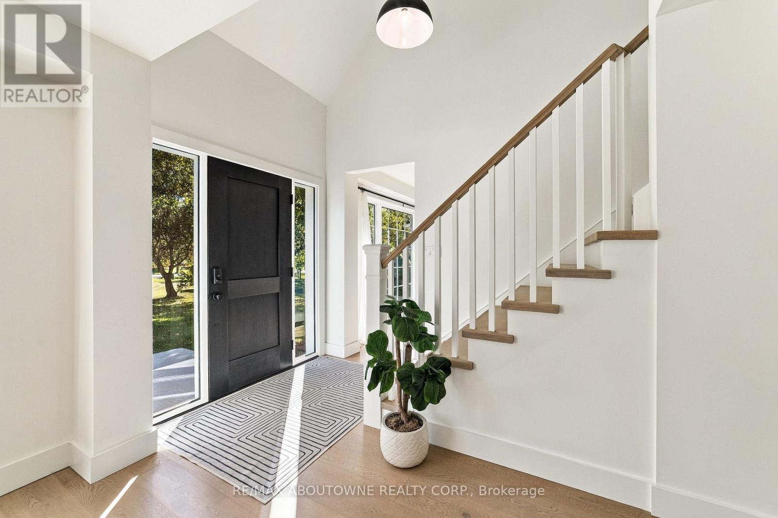 5367 2 Side Road Property Photo 4