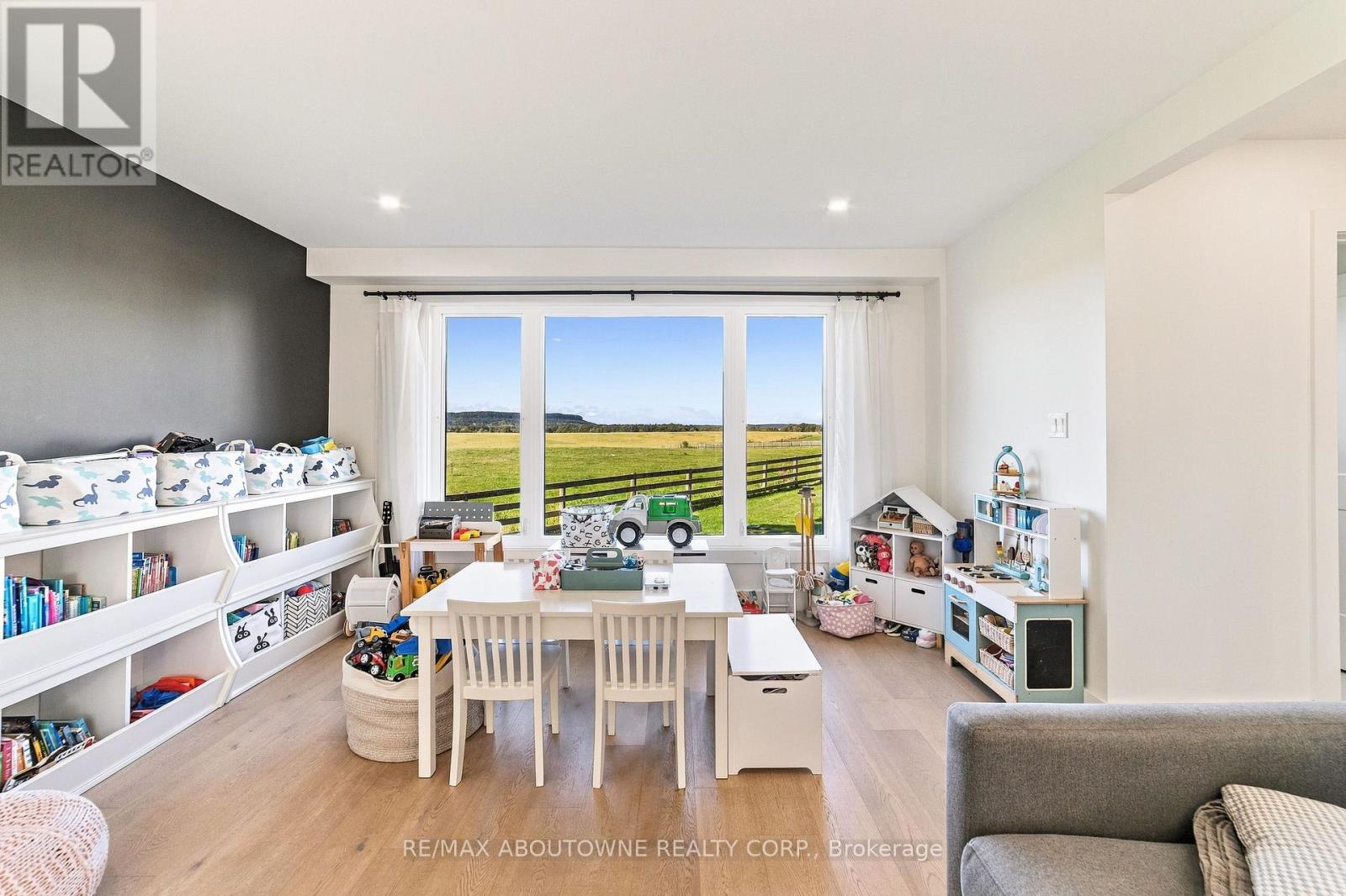 5367 2 Side Road Property Photo 15