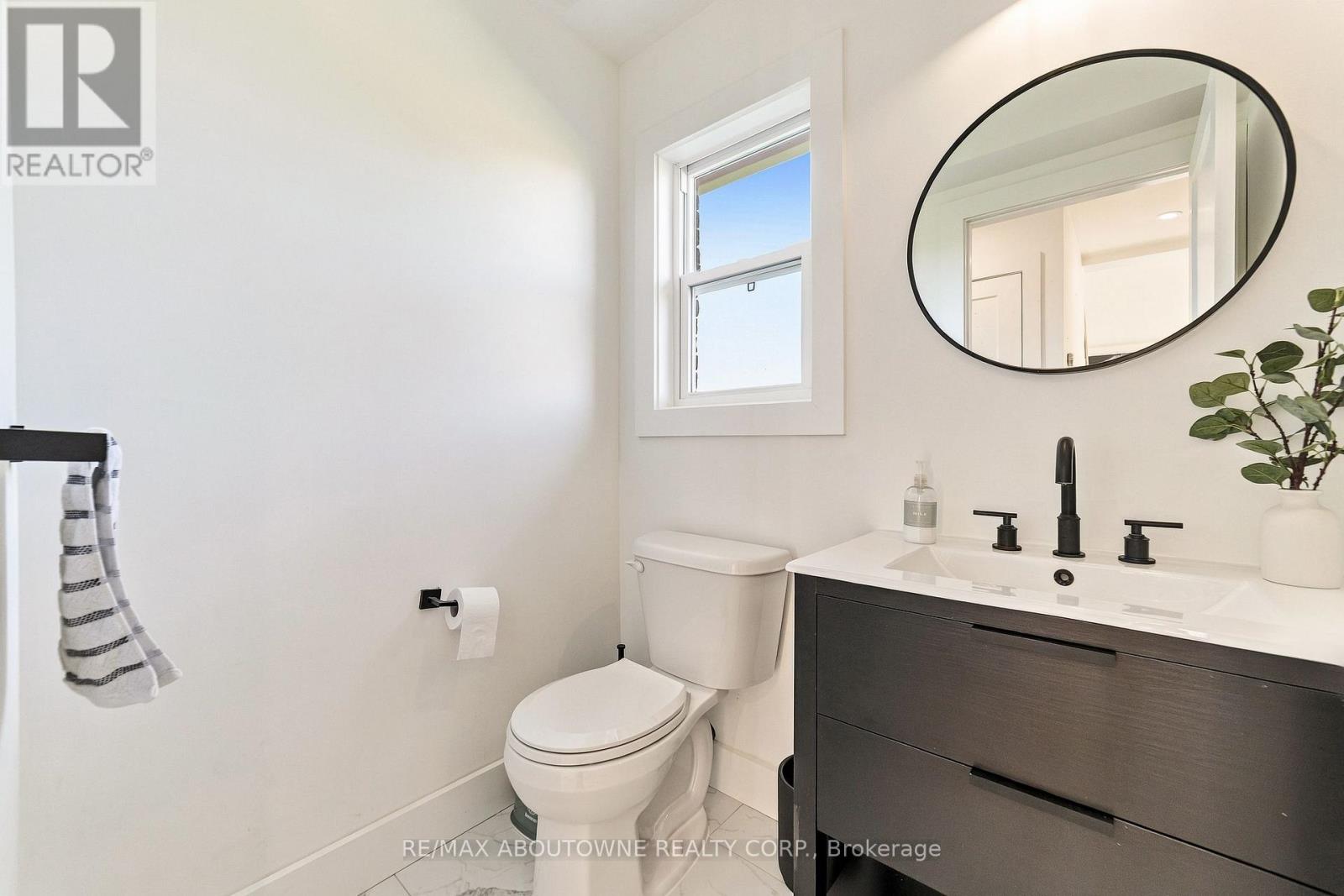 5367 2 Side Road Property Photo 16