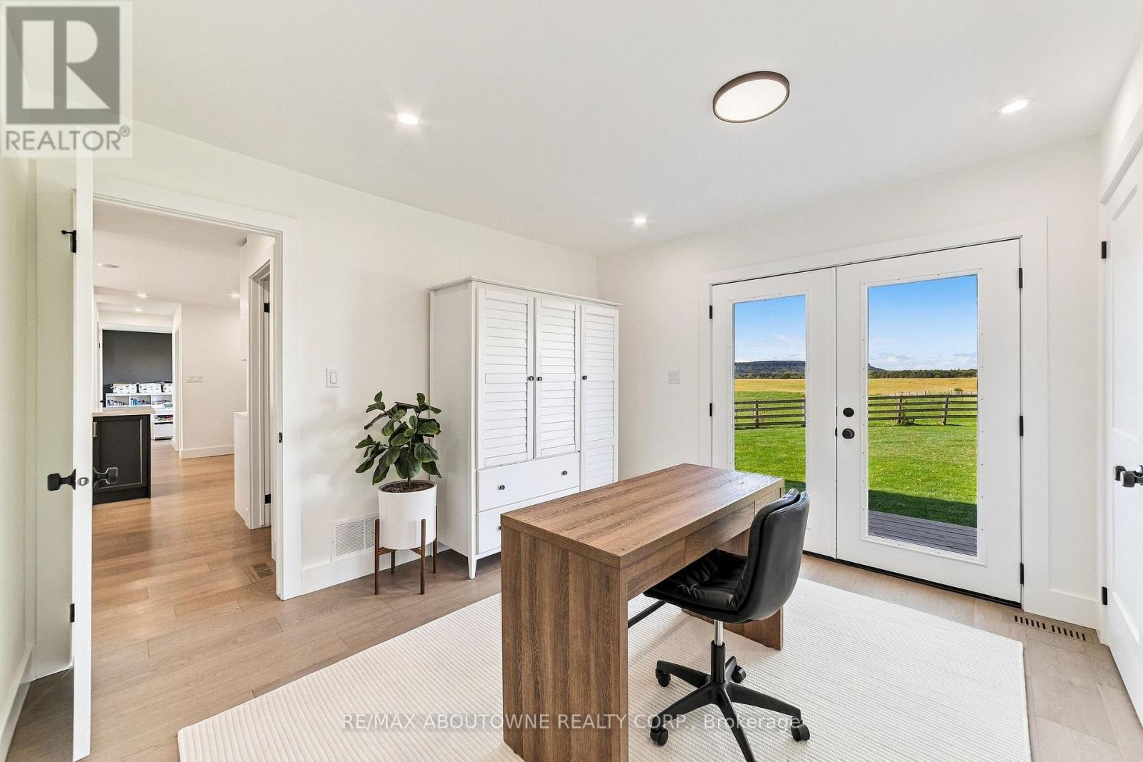 5367 2 Side Road Property Photo 17