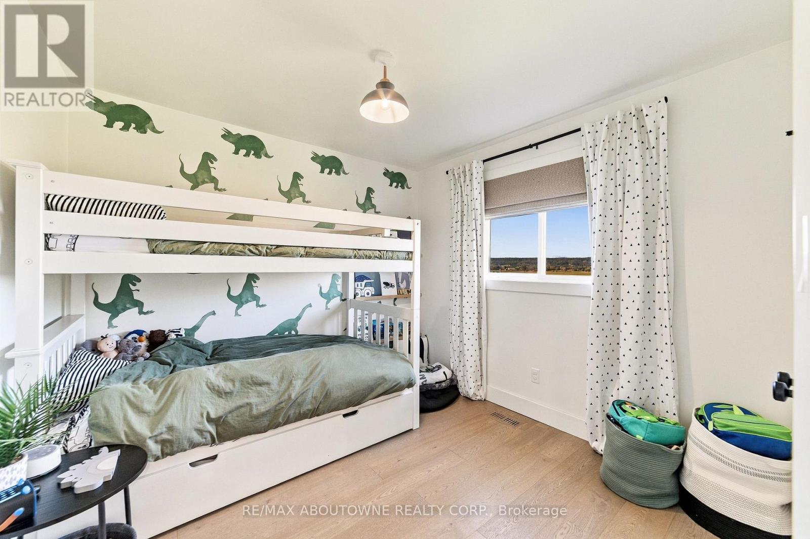 5367 2 Side Road Property Photo 25