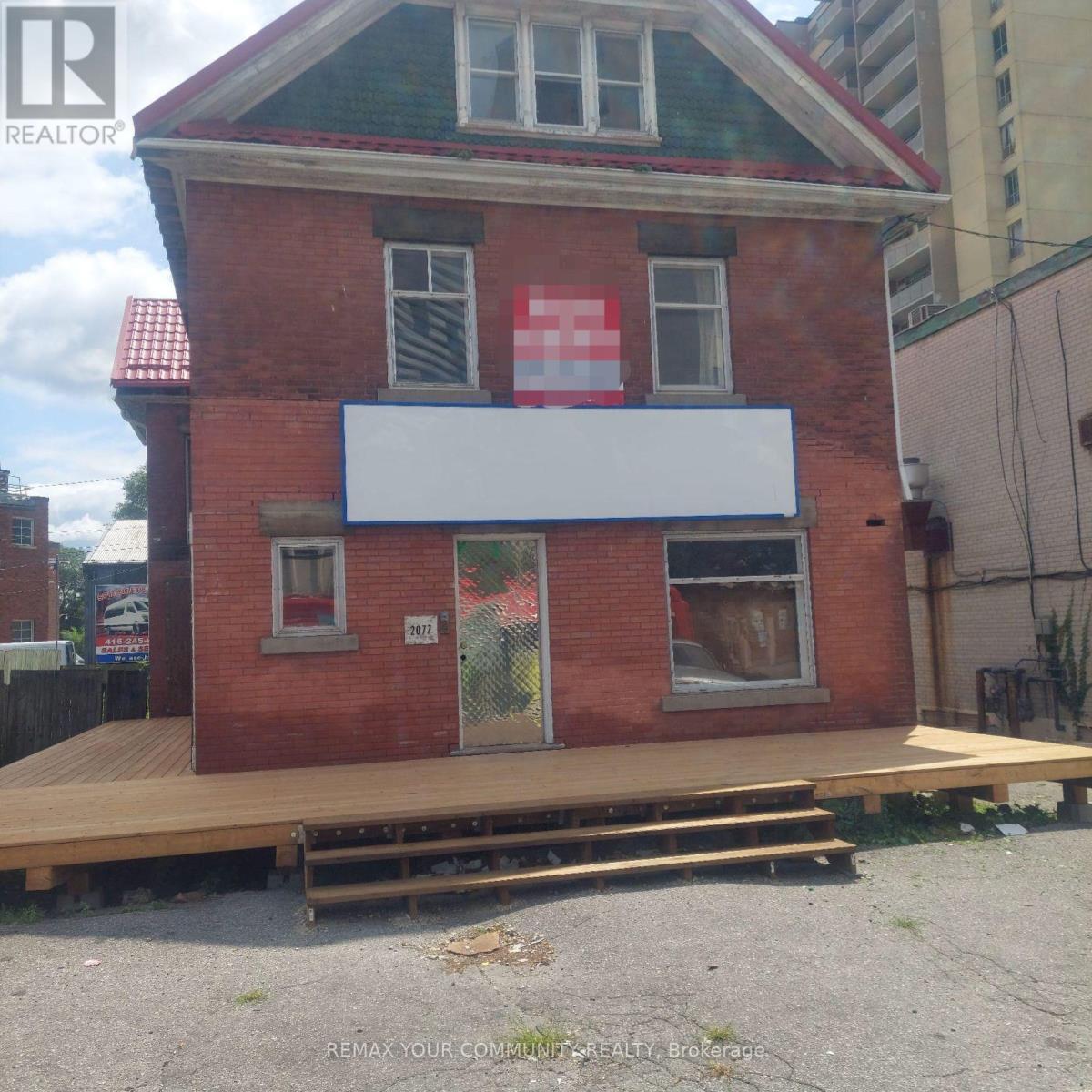 2077 Lawrence Avenue W Property Photo 1