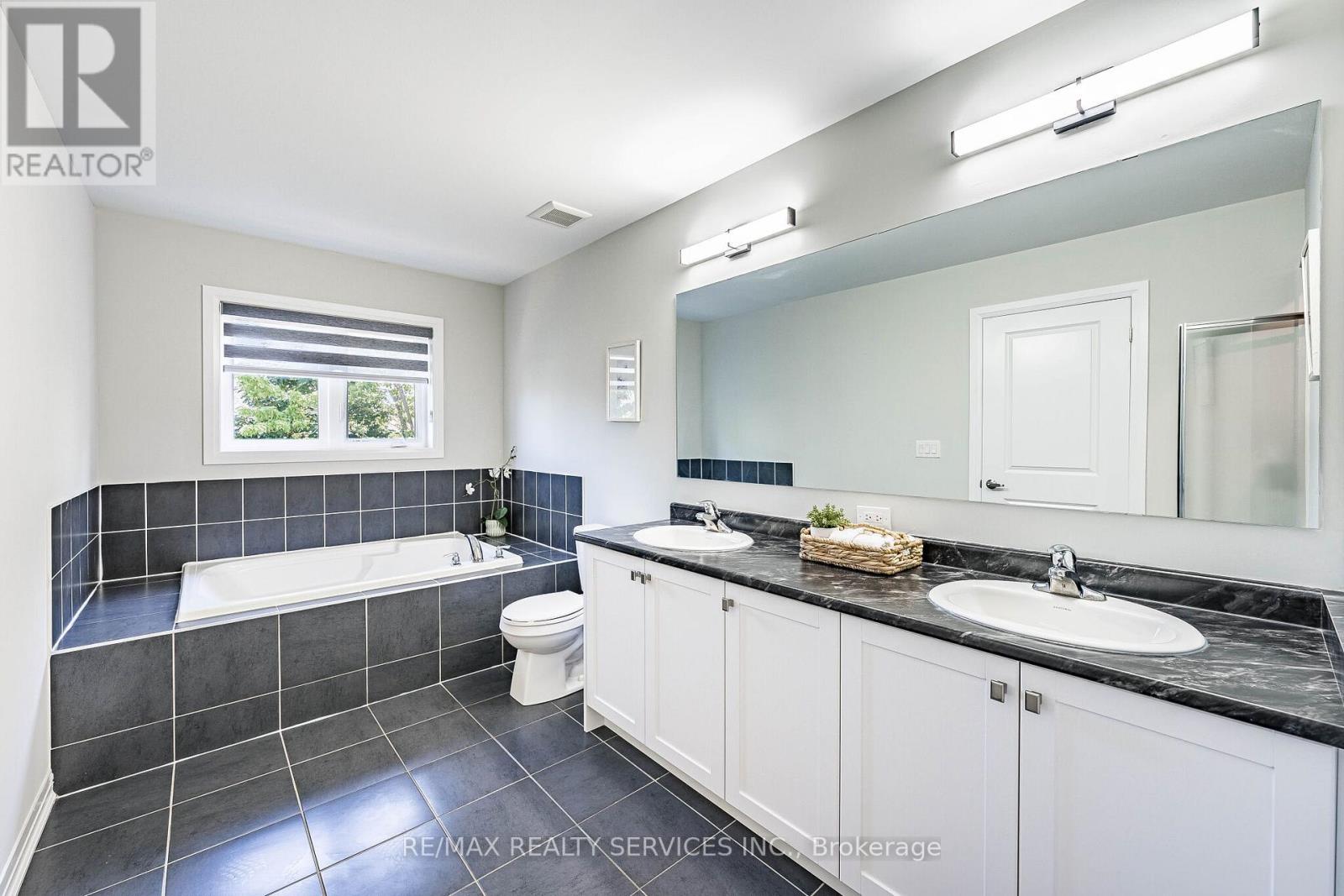 60 Brixham Lane Property Photo 29